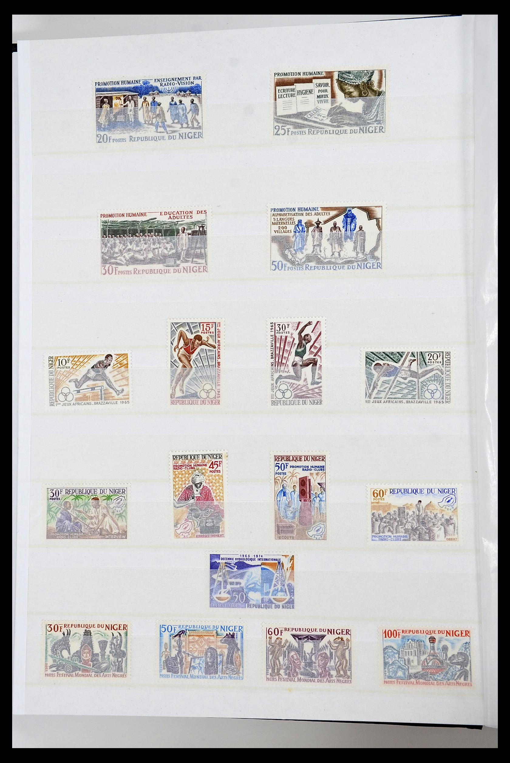 34190 0145 - Postzegelverzameling 34190 Franse koloniën in Afrika 1885-1998.