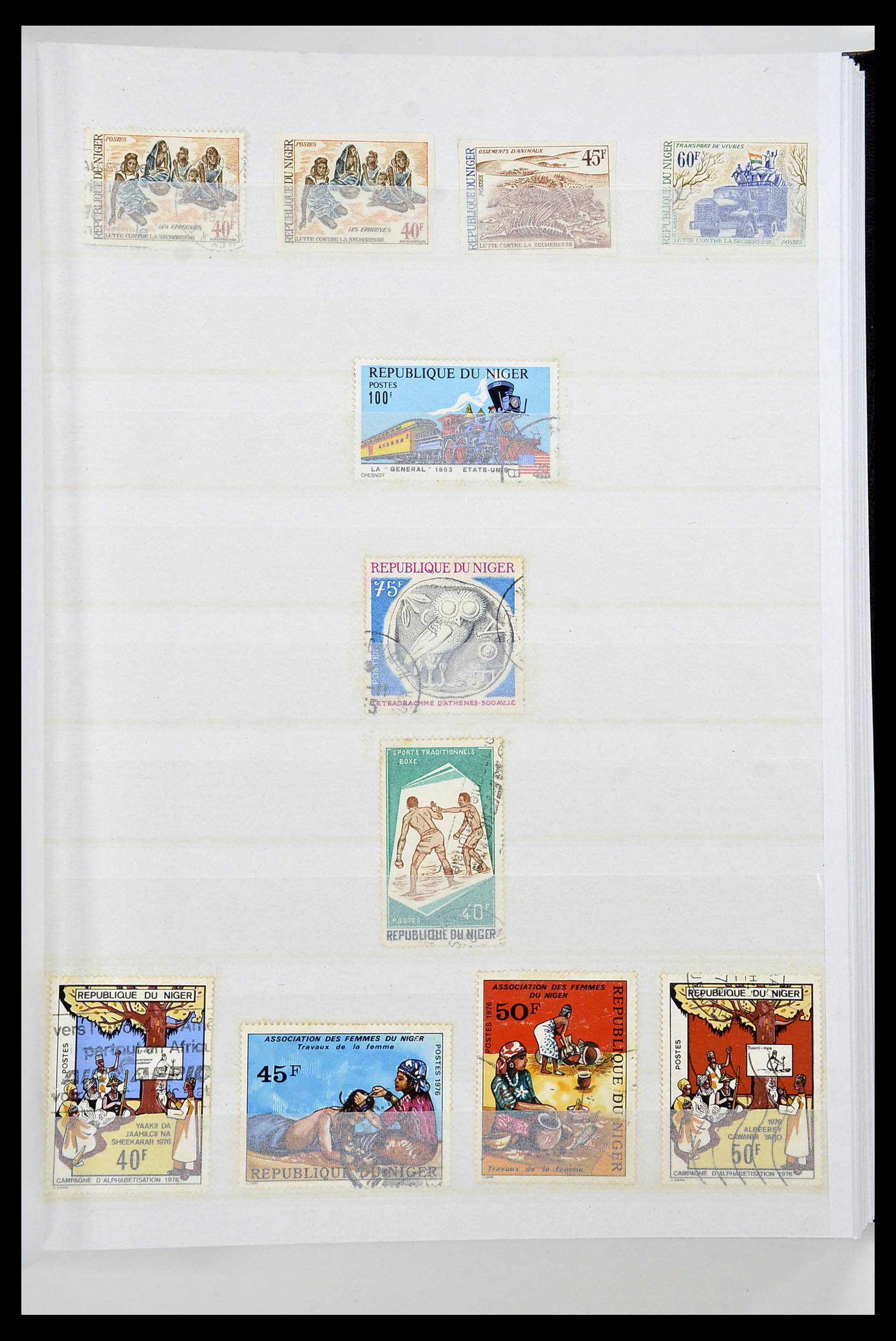 34190 0153 - Postzegelverzameling 34190 Franse koloniën in Afrika 1885-1998.