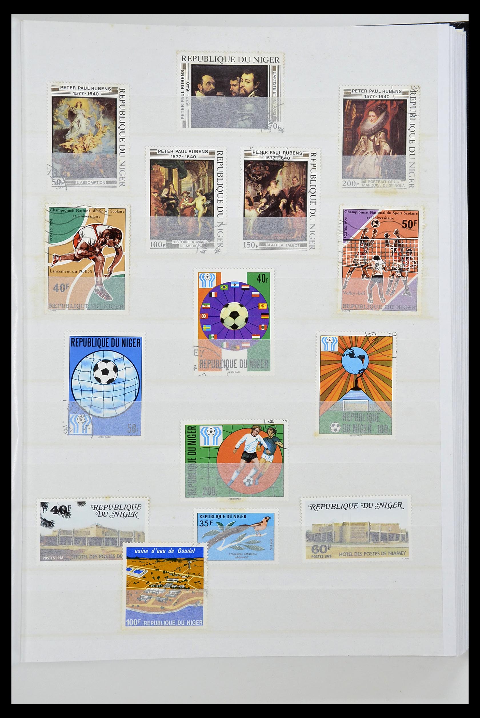 34190 0157 - Postzegelverzameling 34190 Franse koloniën in Afrika 1885-1998.