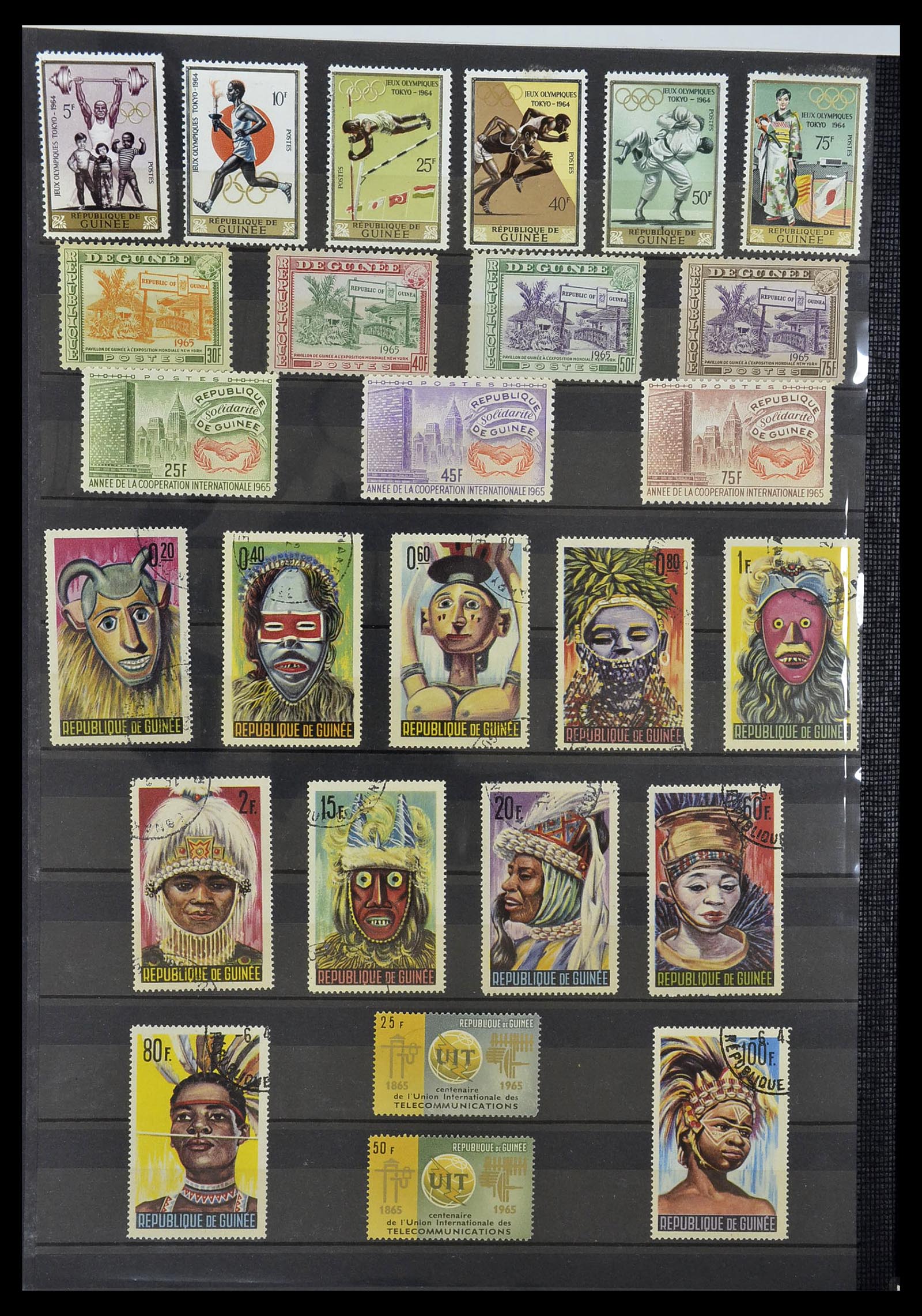 34190 0823 - Postzegelverzameling 34190 Franse koloniën in Afrika 1885-1998.