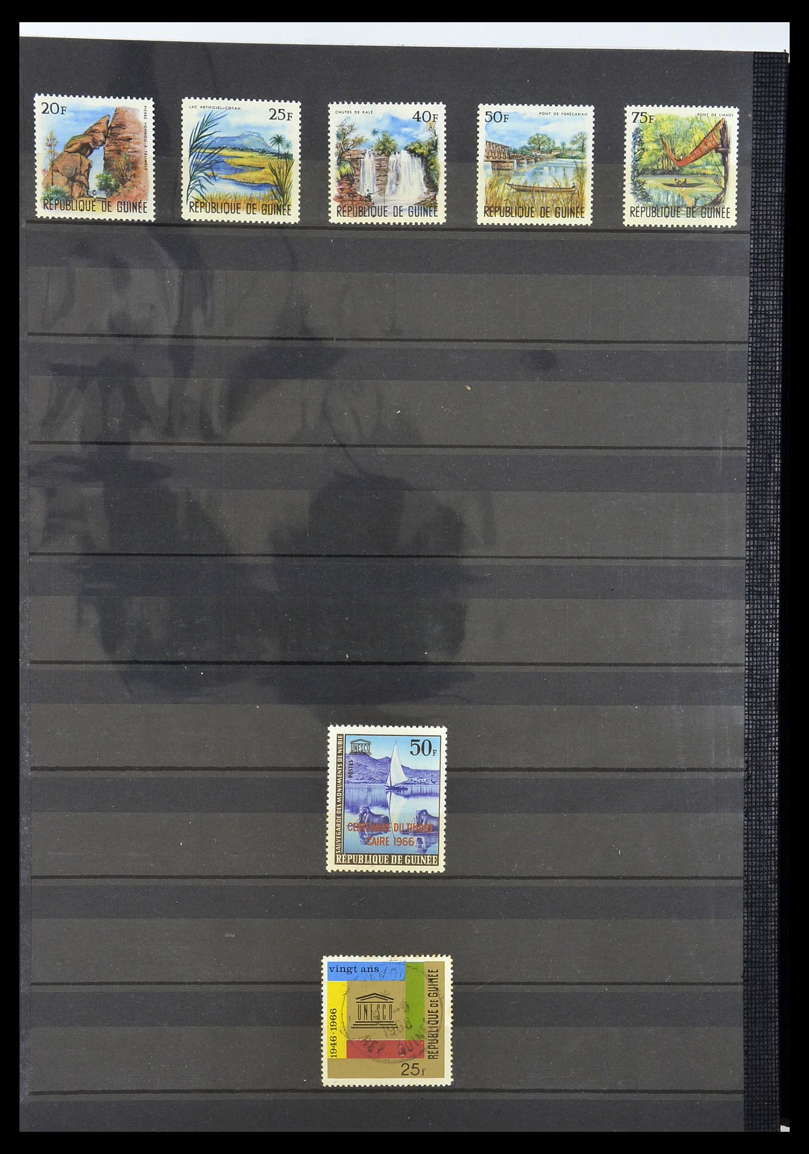 34190 0824 - Postzegelverzameling 34190 Franse koloniën in Afrika 1885-1998.