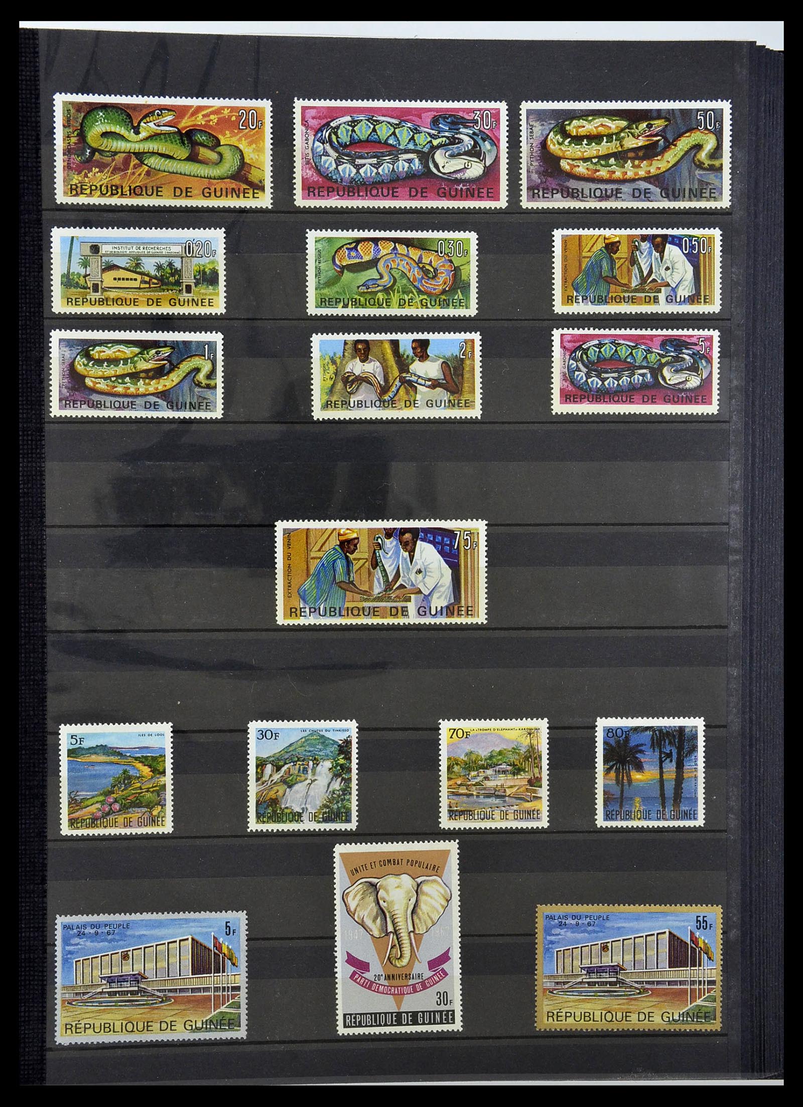 34190 0826 - Postzegelverzameling 34190 Franse koloniën in Afrika 1885-1998.