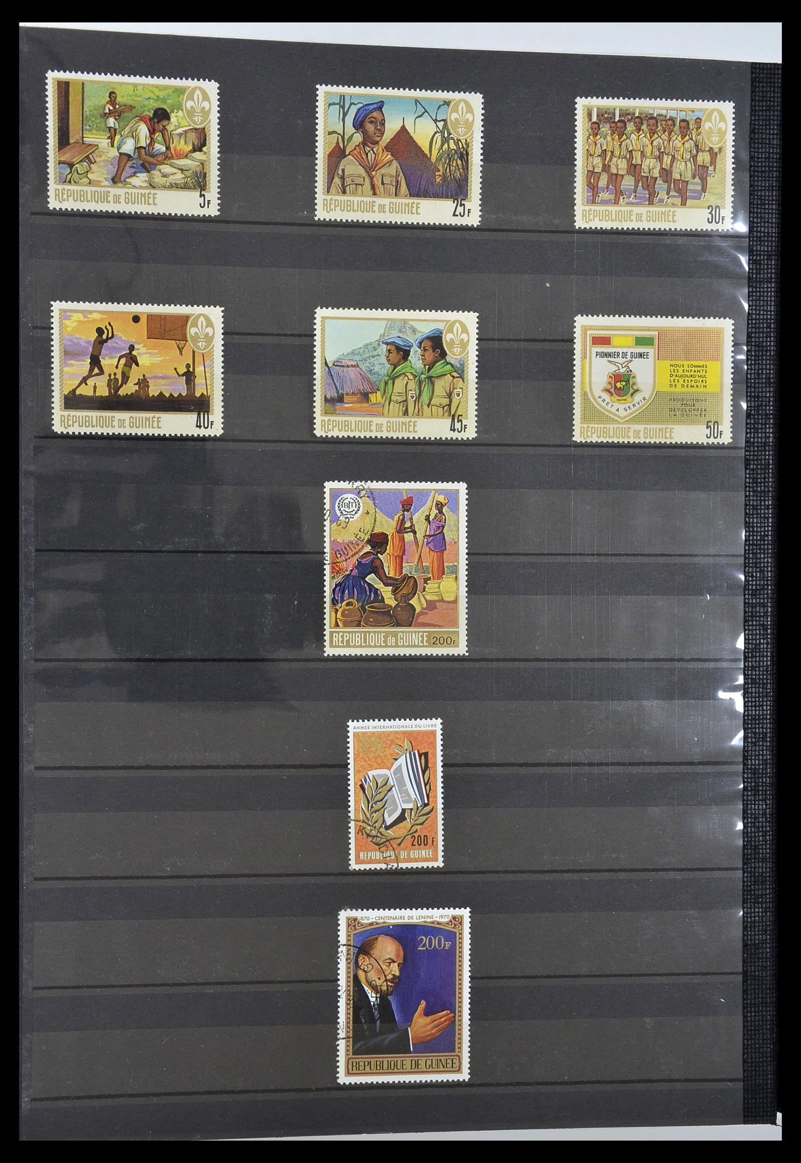 34190 0832 - Postzegelverzameling 34190 Franse koloniën in Afrika 1885-1998.