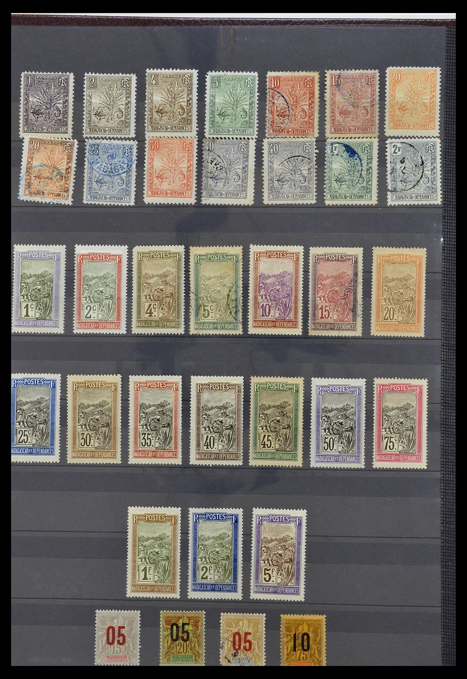 34190 0953 - Postzegelverzameling 34190 Franse koloniën in Afrika 1885-1998.