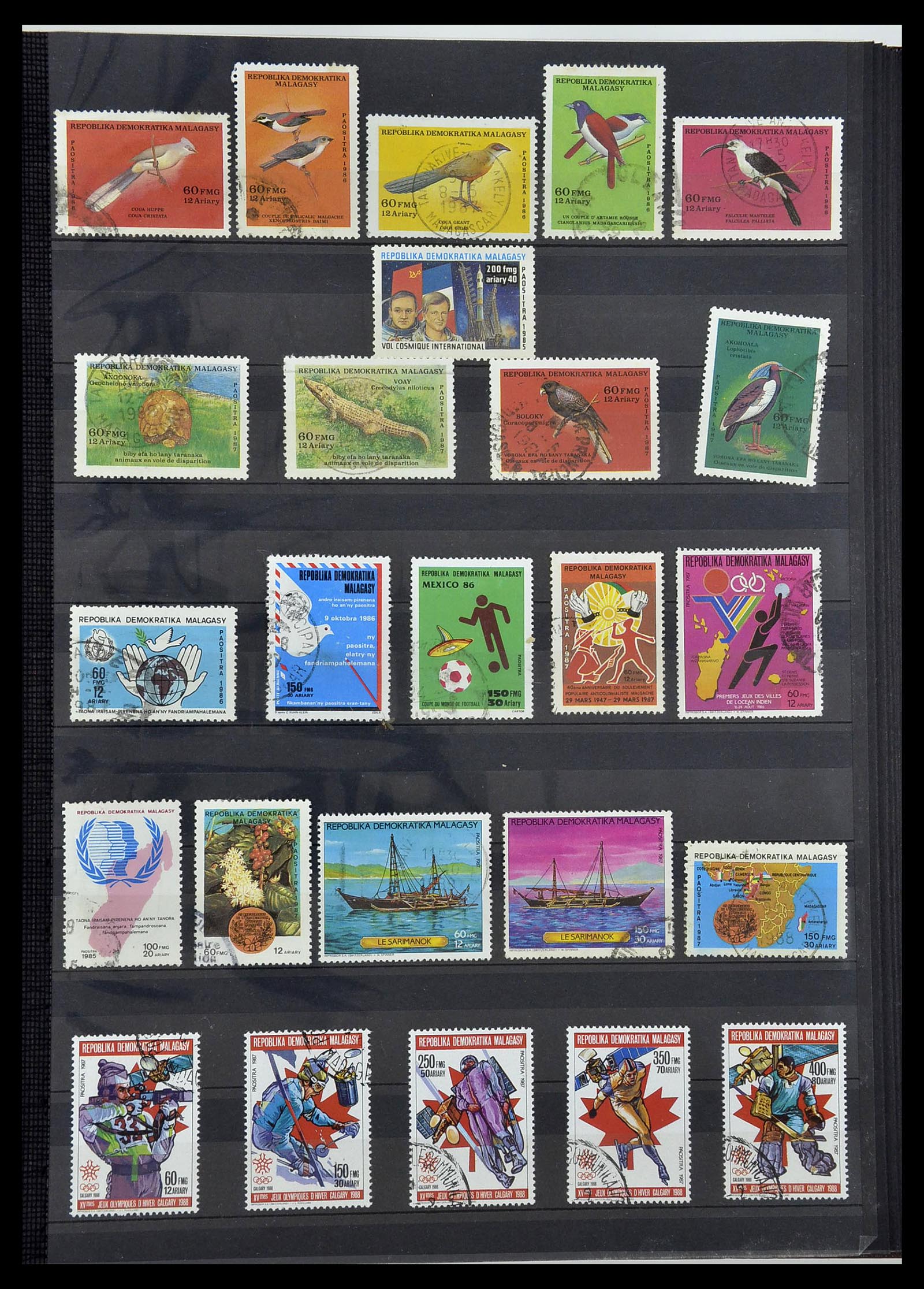 34190 0988 - Postzegelverzameling 34190 Franse koloniën in Afrika 1885-1998.