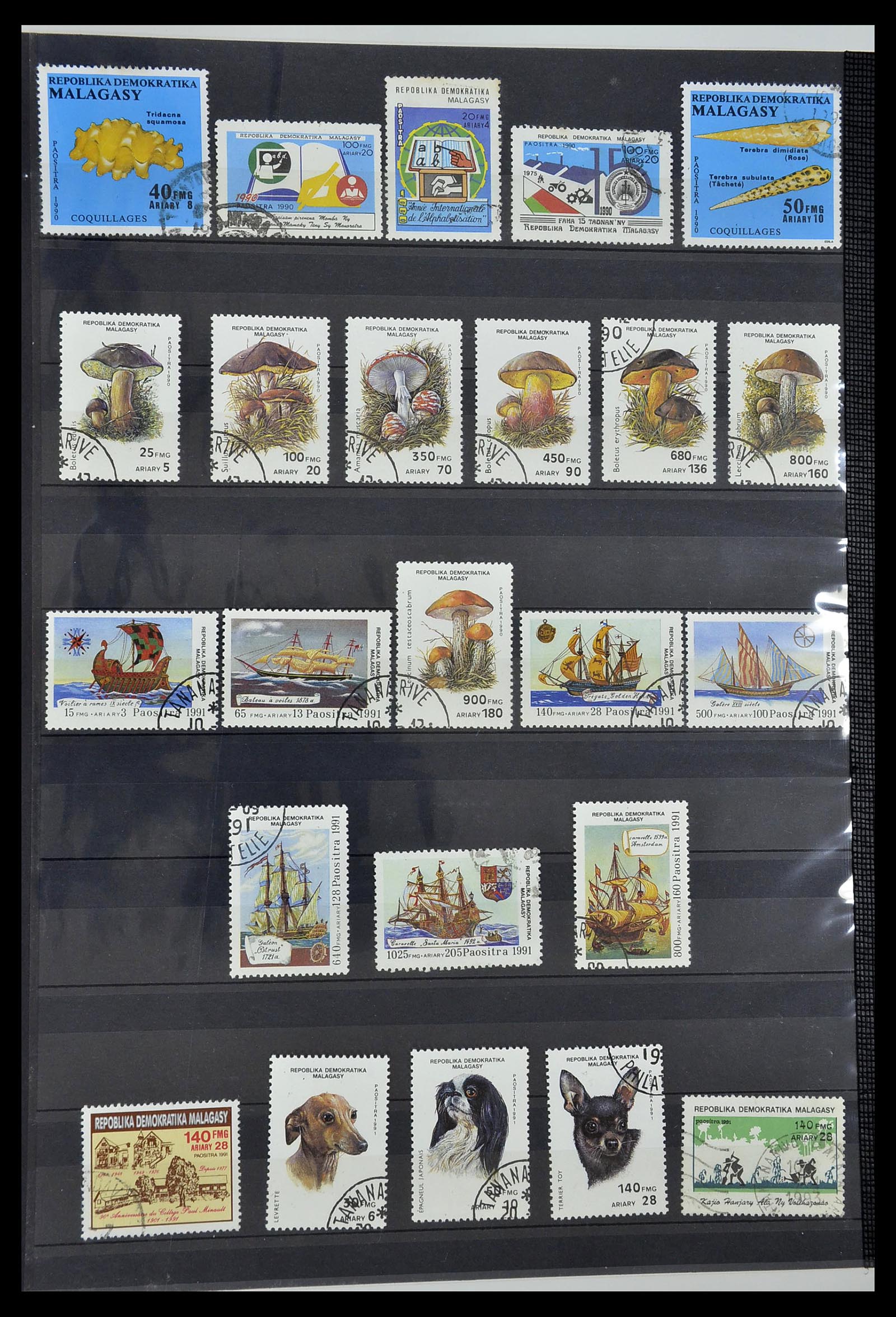 34190 0992 - Postzegelverzameling 34190 Franse koloniën in Afrika 1885-1998.
