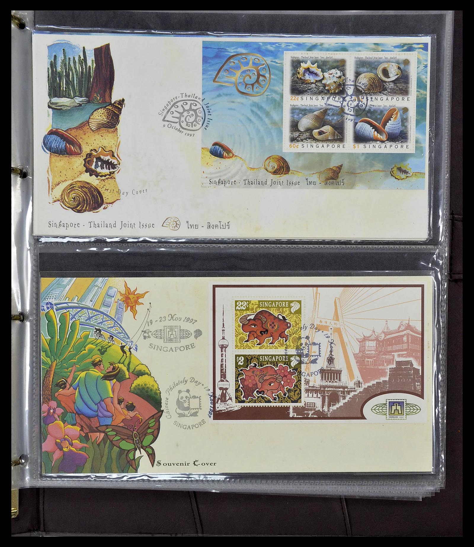34394 194 - Postzegelverzameling 34394 Singapore FDC's 1948-2015!