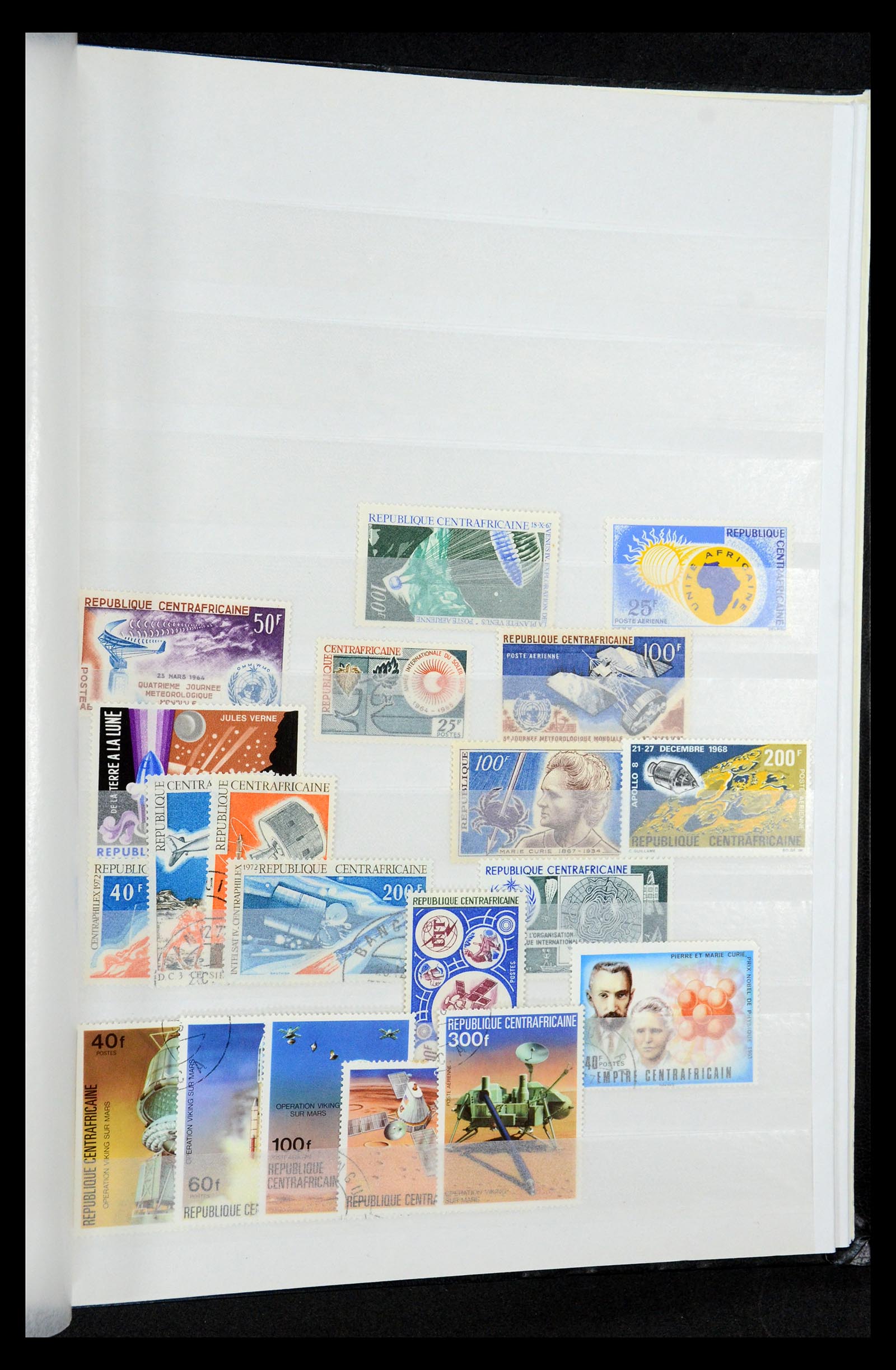 34782 055 - Stamp Collection 34782 Motif space travel, astrology, astronomy 1960-201