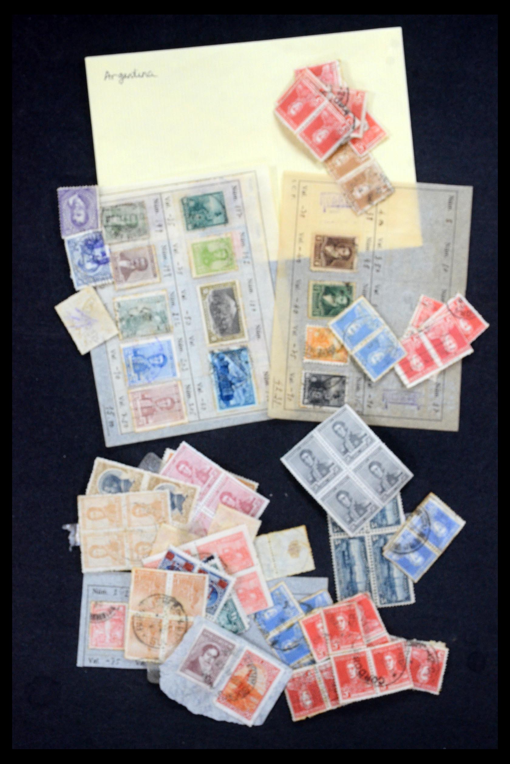 35275 013 - Stamp Collection 35275 World sorting lot 1850-1970.