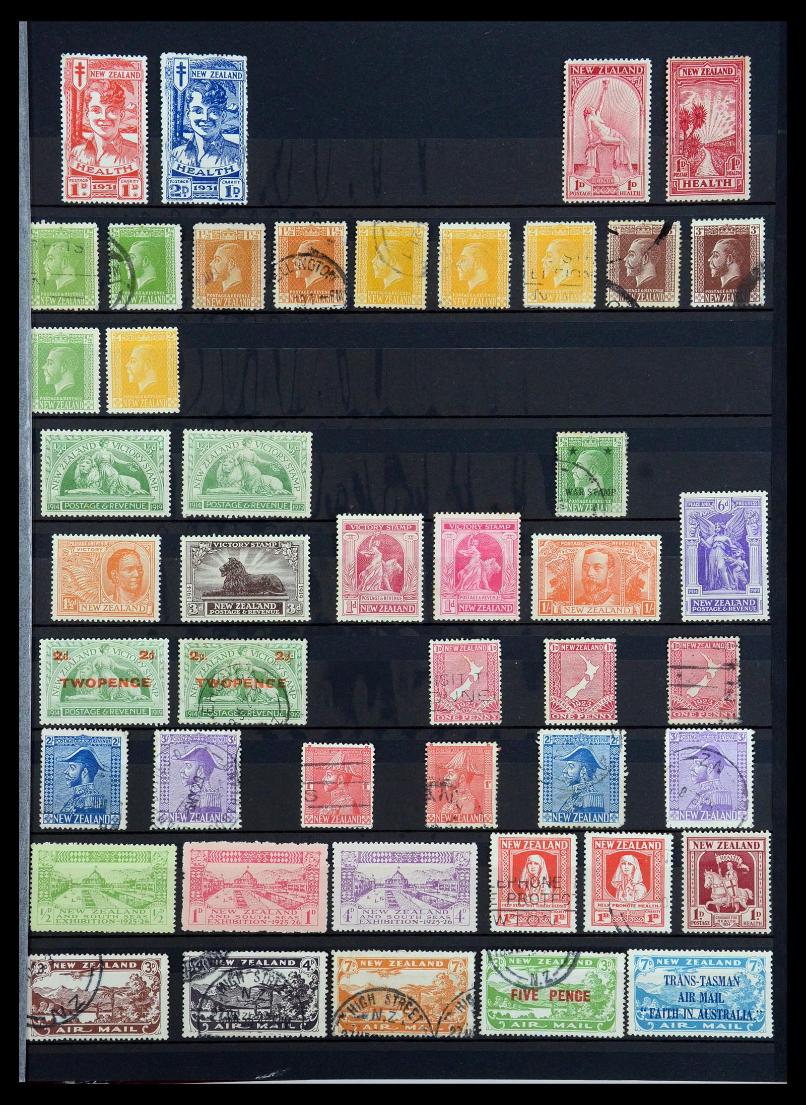 35384 011 - Stamp Collection 35384 New Zealand 1864-1981.