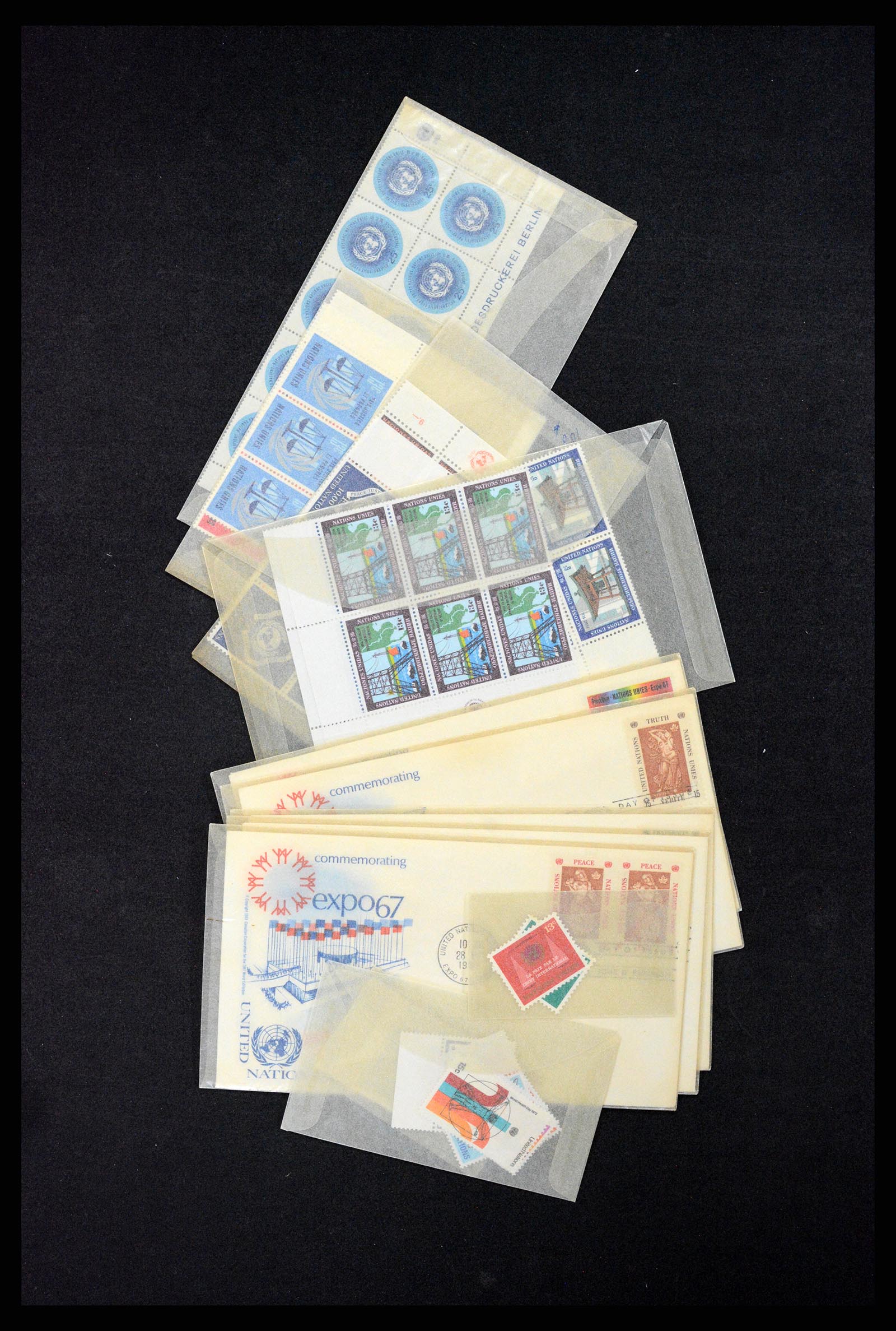 35712 1231 - Postzegelverzameling 35712 Verenigde Naties 1951-2020!!