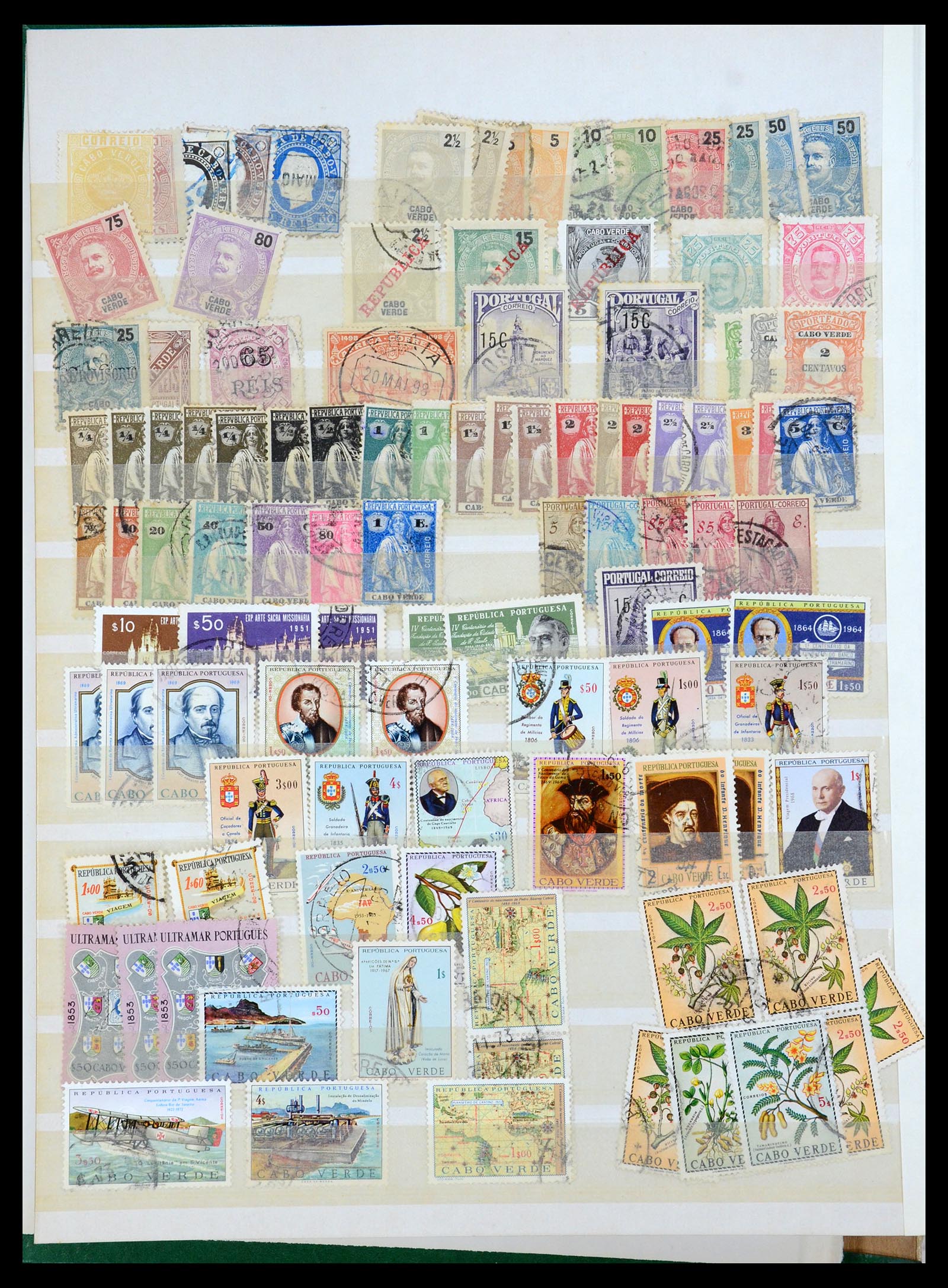 35788 159 - Postzegelverzameling 35788 Portugese koloniën 1886-1971.