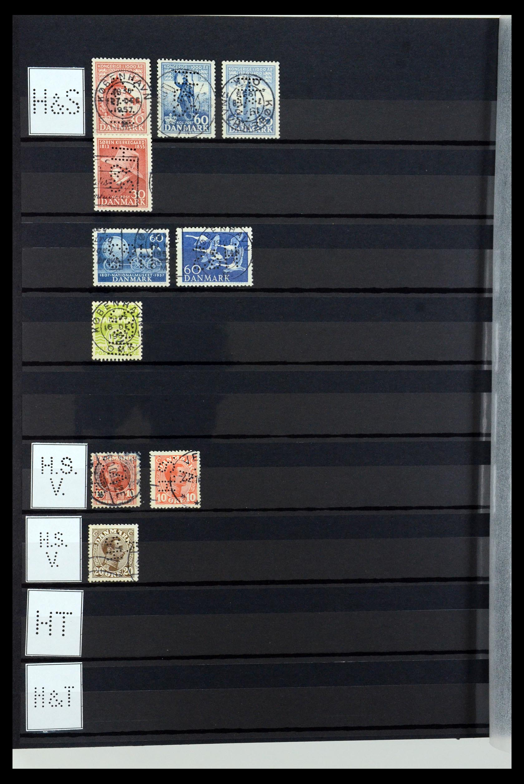 36396 136 - Postzegelverzameling 36396 Denemarken perfins.