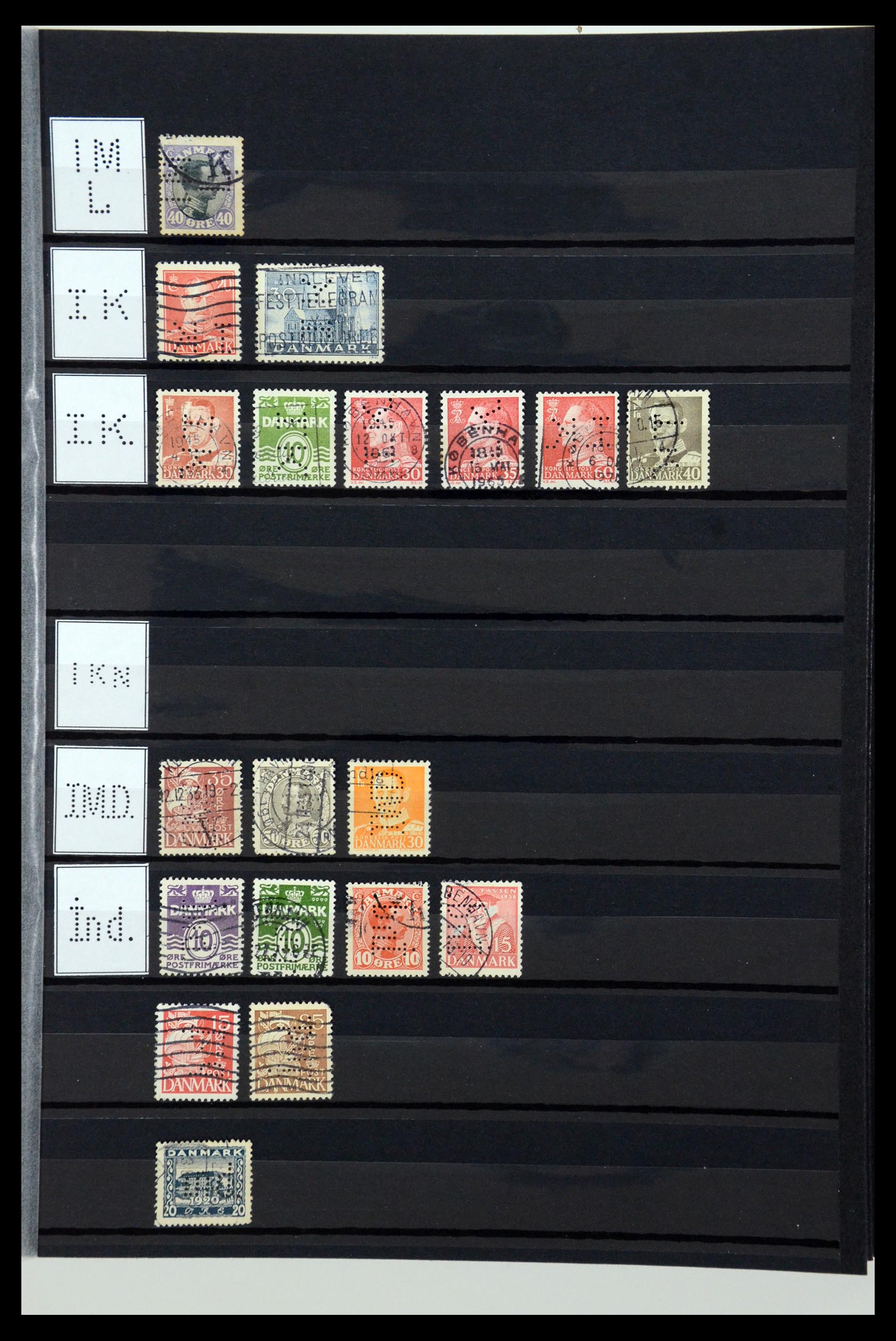 36396 139 - Postzegelverzameling 36396 Denemarken perfins.