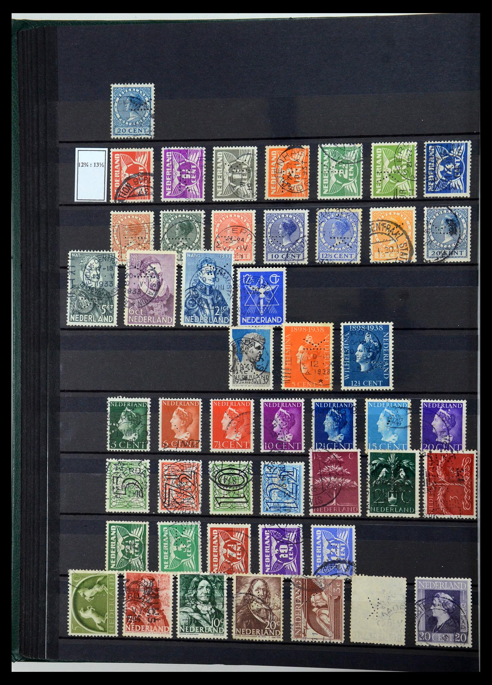 36400 082 - Postzegelverzameling 36400 Nederland perfins 1872-1980.