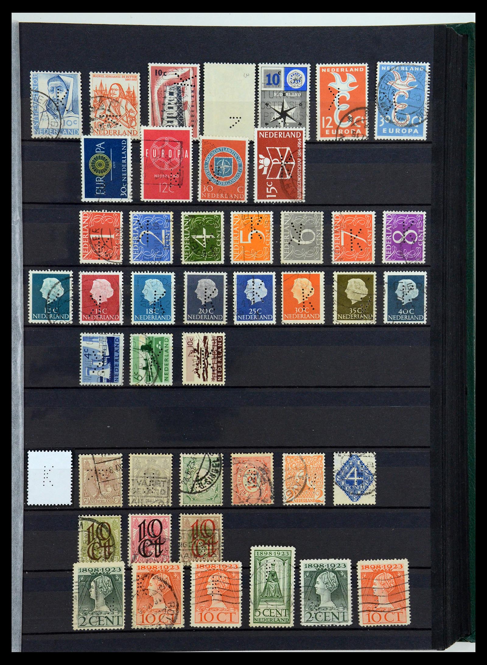 36400 085 - Postzegelverzameling 36400 Nederland perfins 1872-1980.