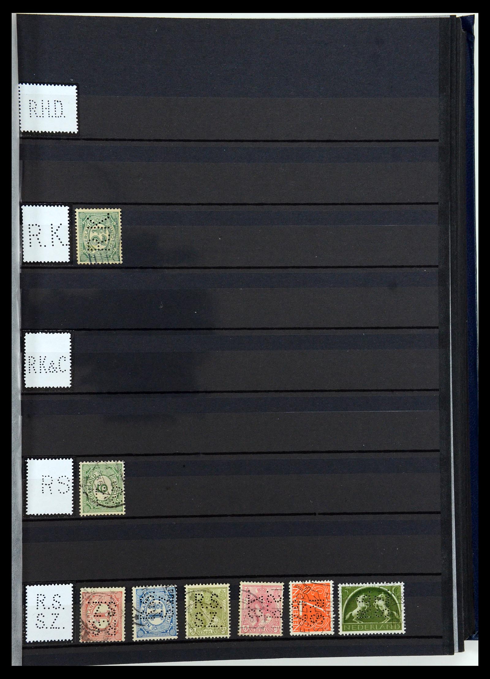 36400 129 - Postzegelverzameling 36400 Nederland perfins 1872-1980.