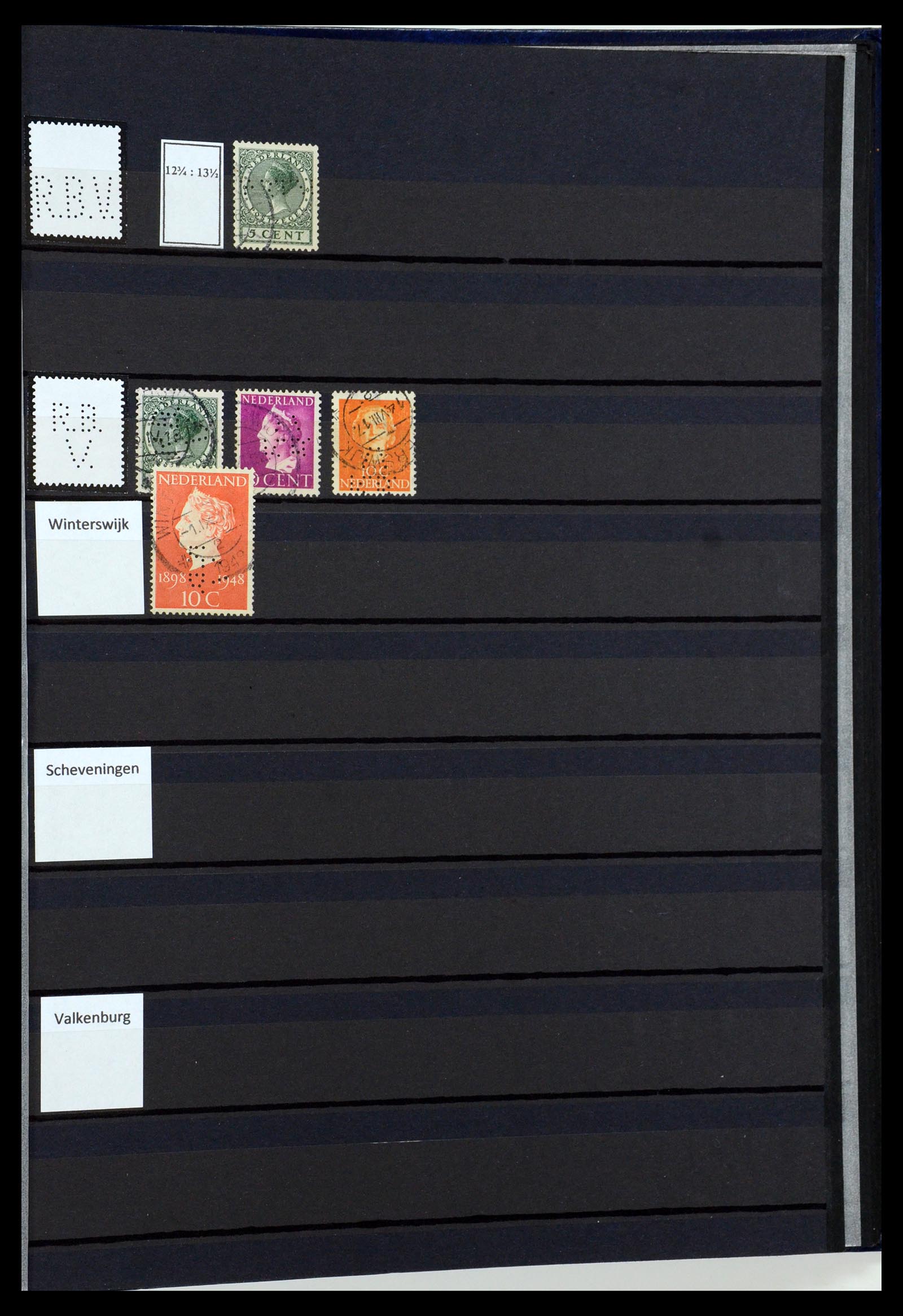 36400 233 - Postzegelverzameling 36400 Nederland perfins 1872-1980.