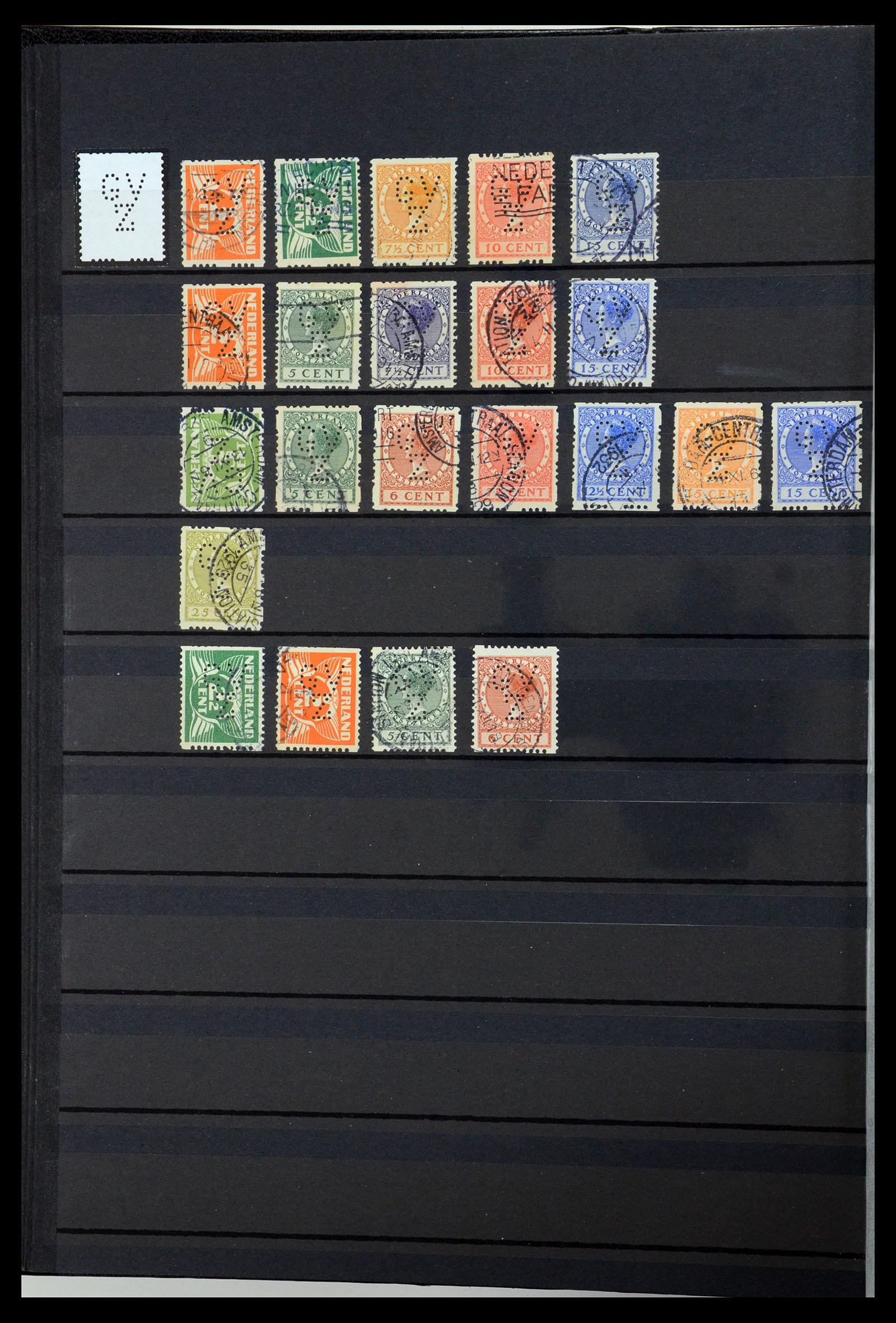36400 251 - Postzegelverzameling 36400 Nederland perfins 1872-1980.