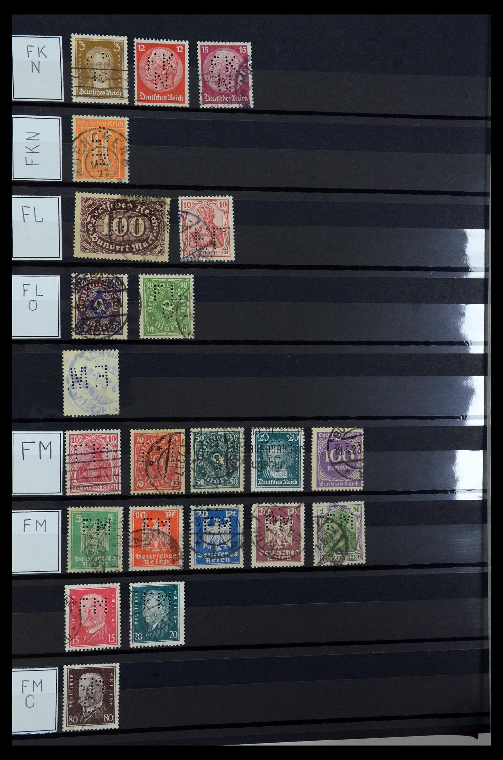 36405 128 - Postzegelverzameling 36405 Duitse Rijk perfins 1880-1945.