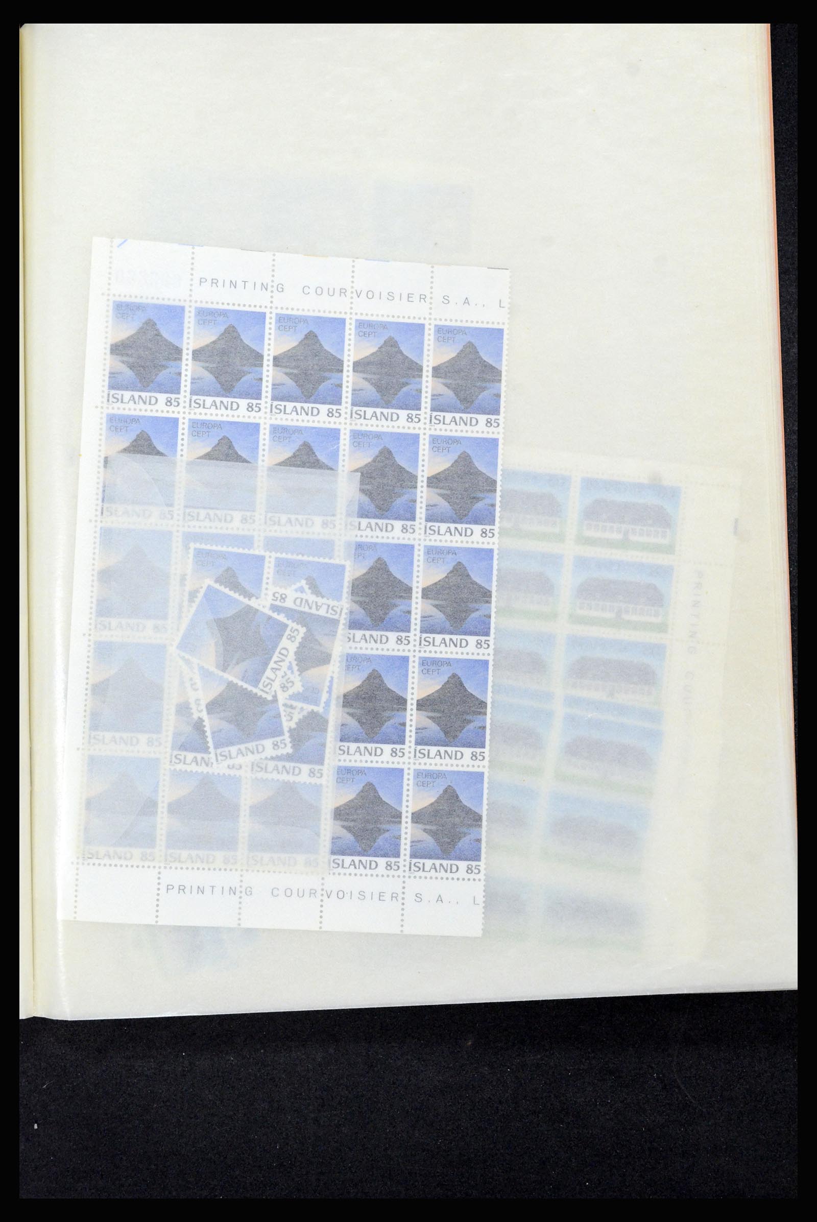 36588 115 - Postzegelverzameling 36588 IJsland 1950-1992.