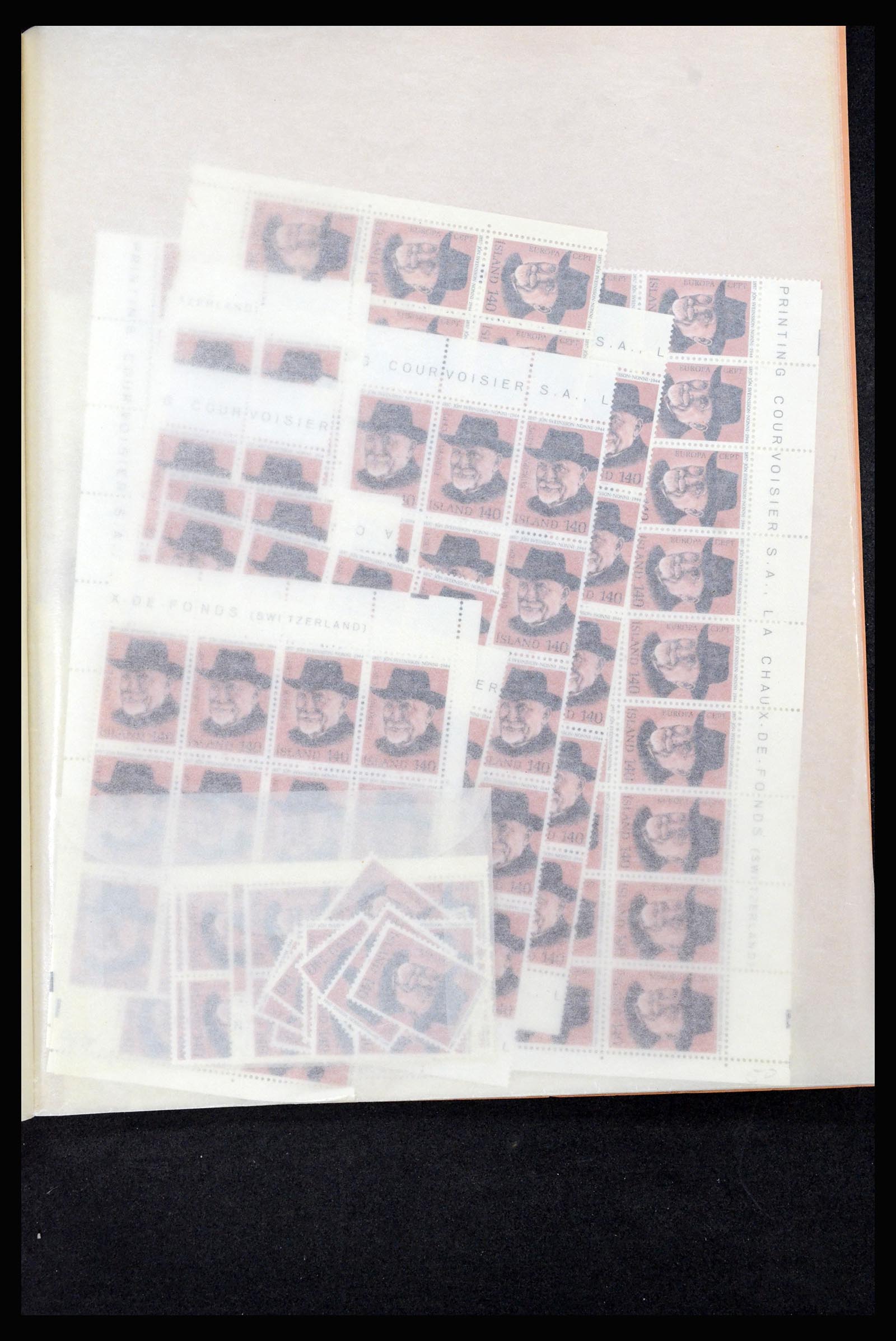 36588 120 - Postzegelverzameling 36588 IJsland 1950-1992.