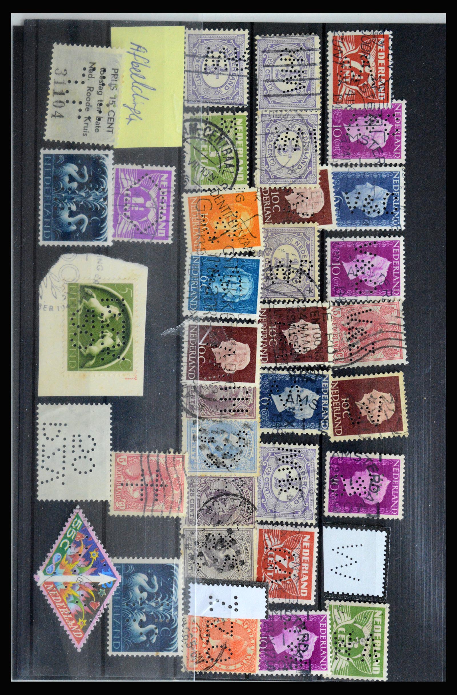 36849 046 - Postzegelverzameling 36849 Nederland perfins 1891-1960.