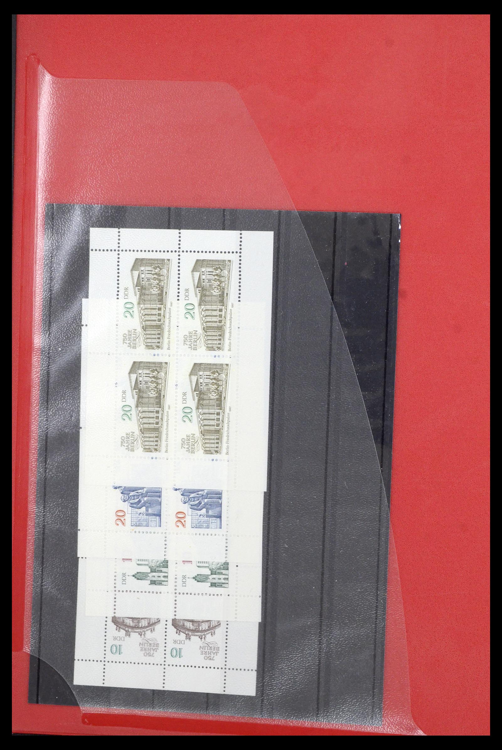 36998 246 - Postzegelverzameling 36998 DDR 1949-1990.