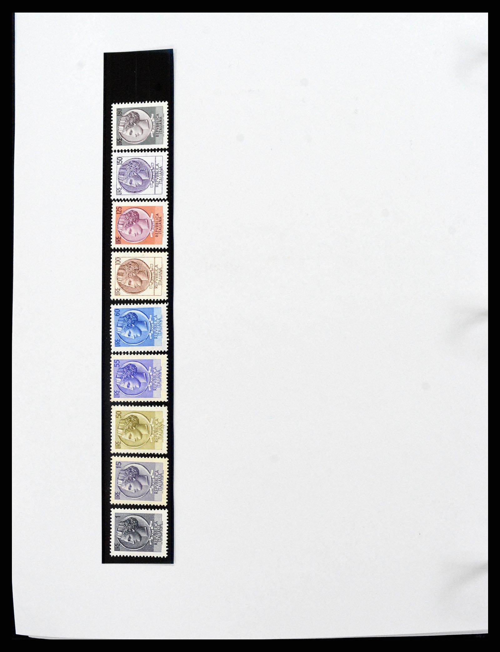 37230 105 - Postzegelverzameling 37230 Italië en gebieden 1862-1990.