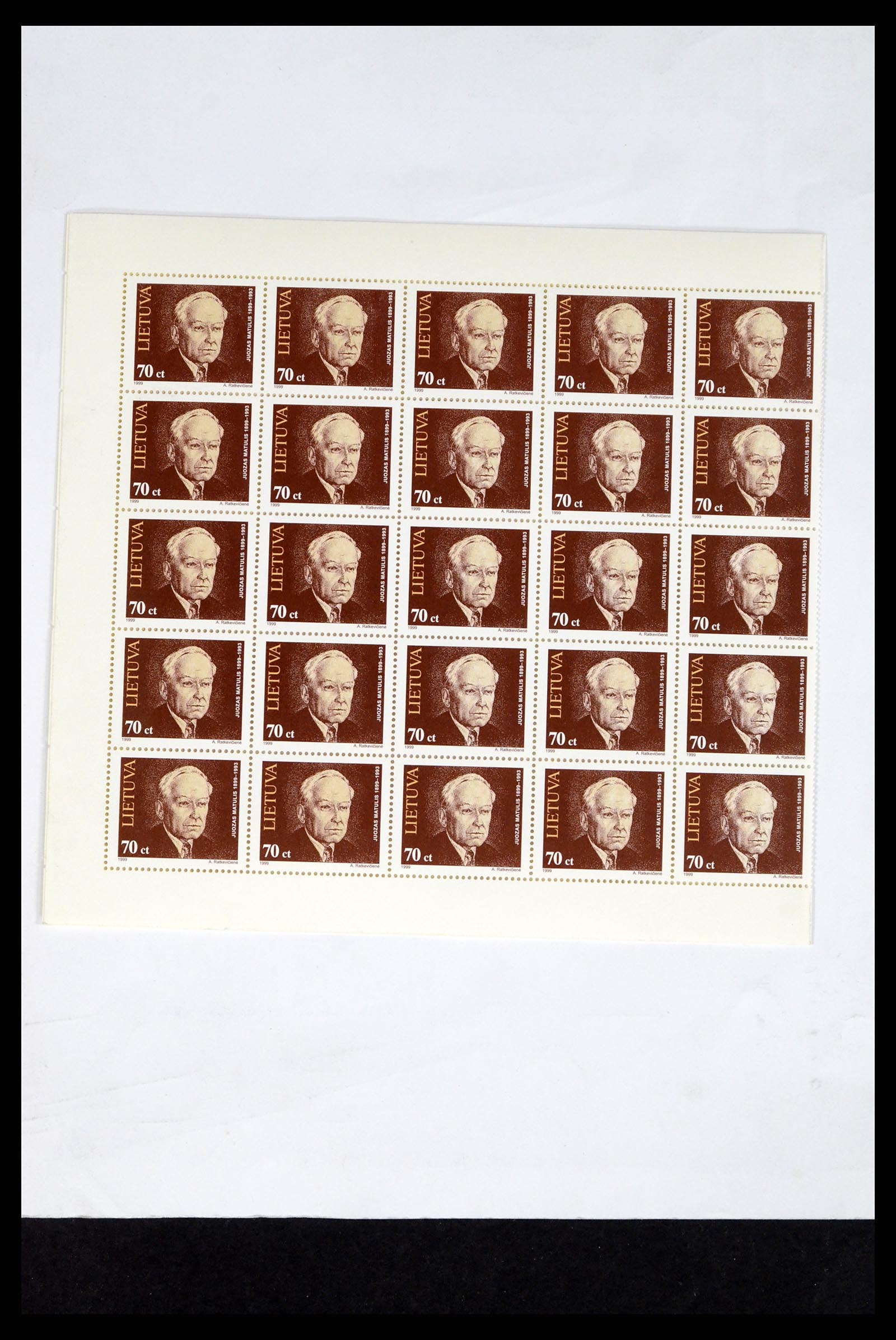 37351 222 - Postzegelverzameling 37351 Europese landen postfris 1990-2000.