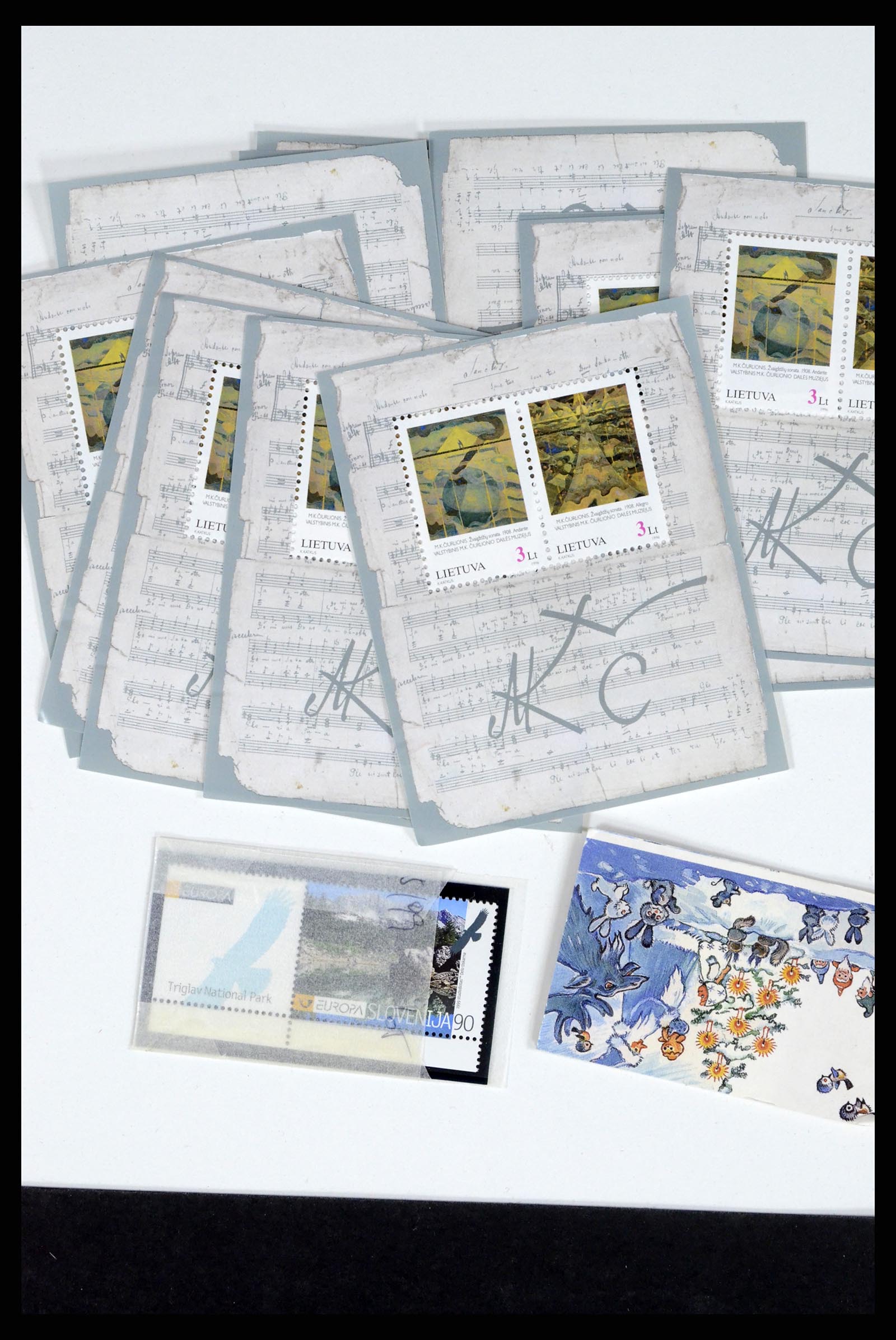 37351 392 - Postzegelverzameling 37351 Europese landen postfris 1990-2000.