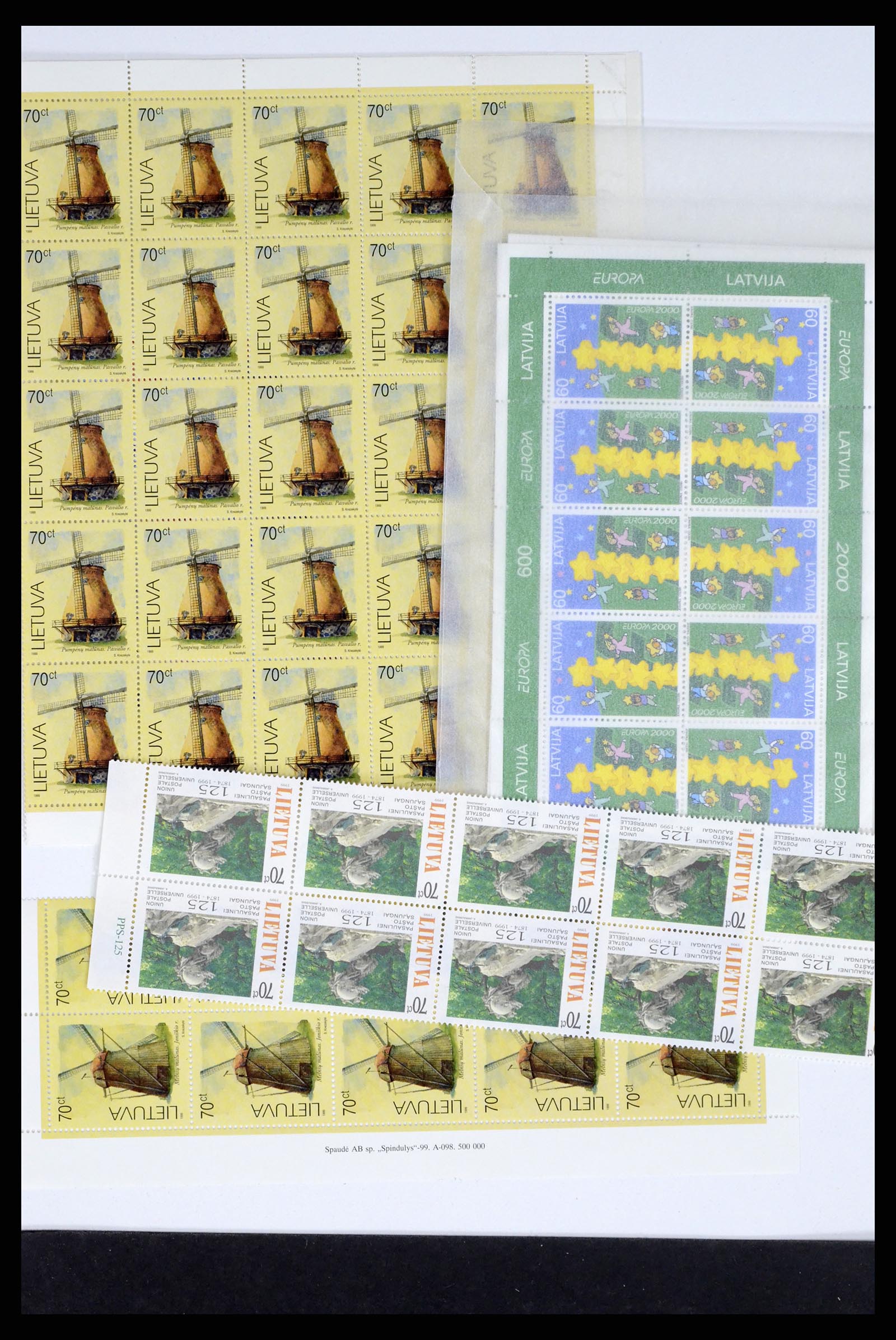 37351 424 - Postzegelverzameling 37351 Europese landen postfris 1990-2000.
