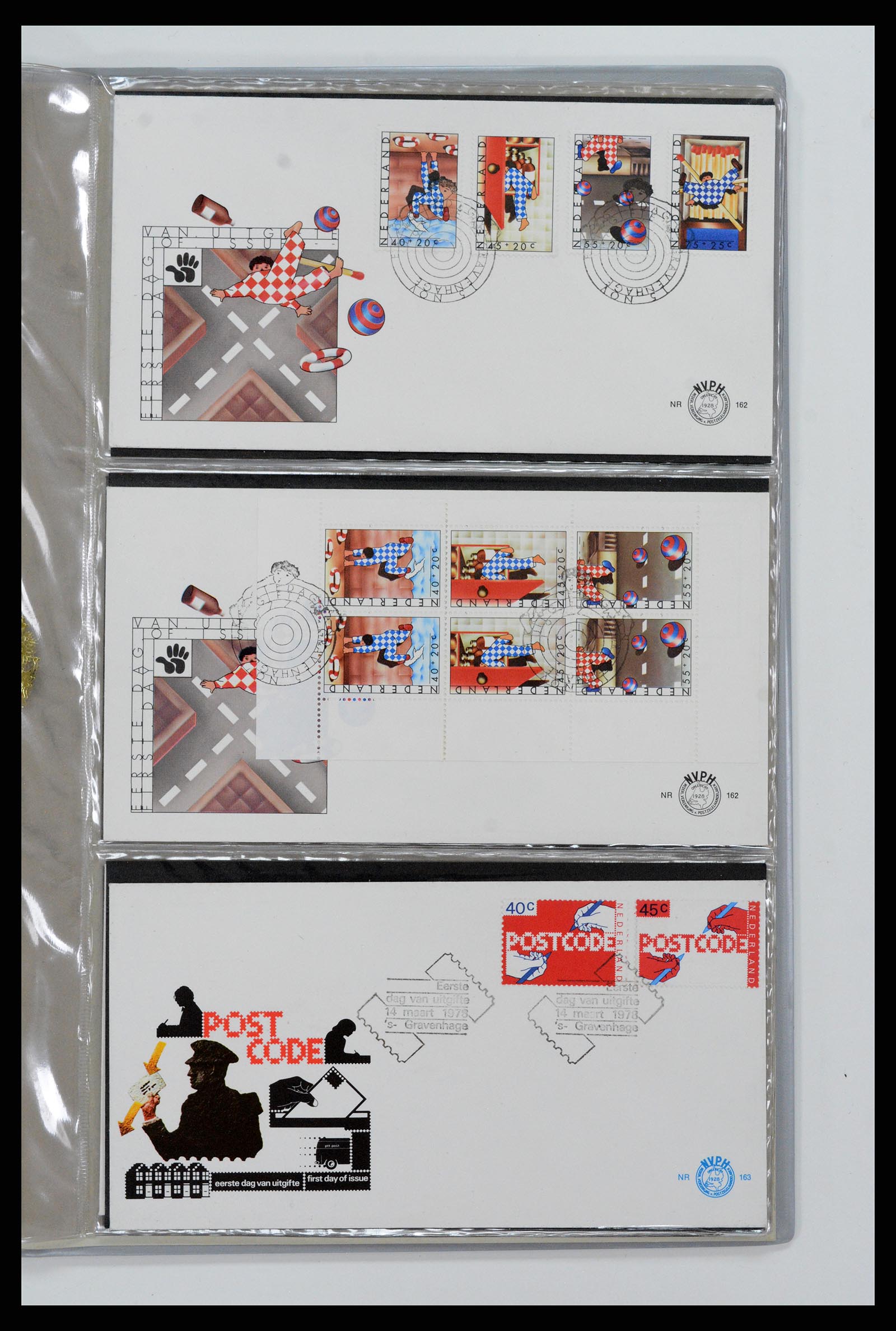 37461 061 - Postzegelverzameling 37461 Nederland FDC's 1950-2014.