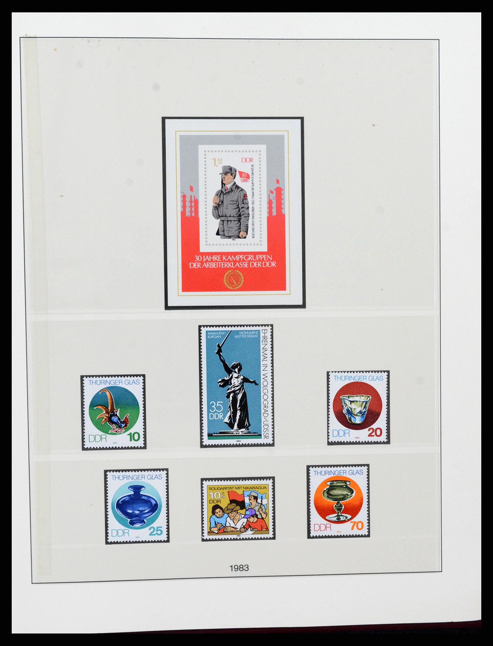 37507 261 - Postzegelverzameling 37507 D.D.R. 1949-1990.