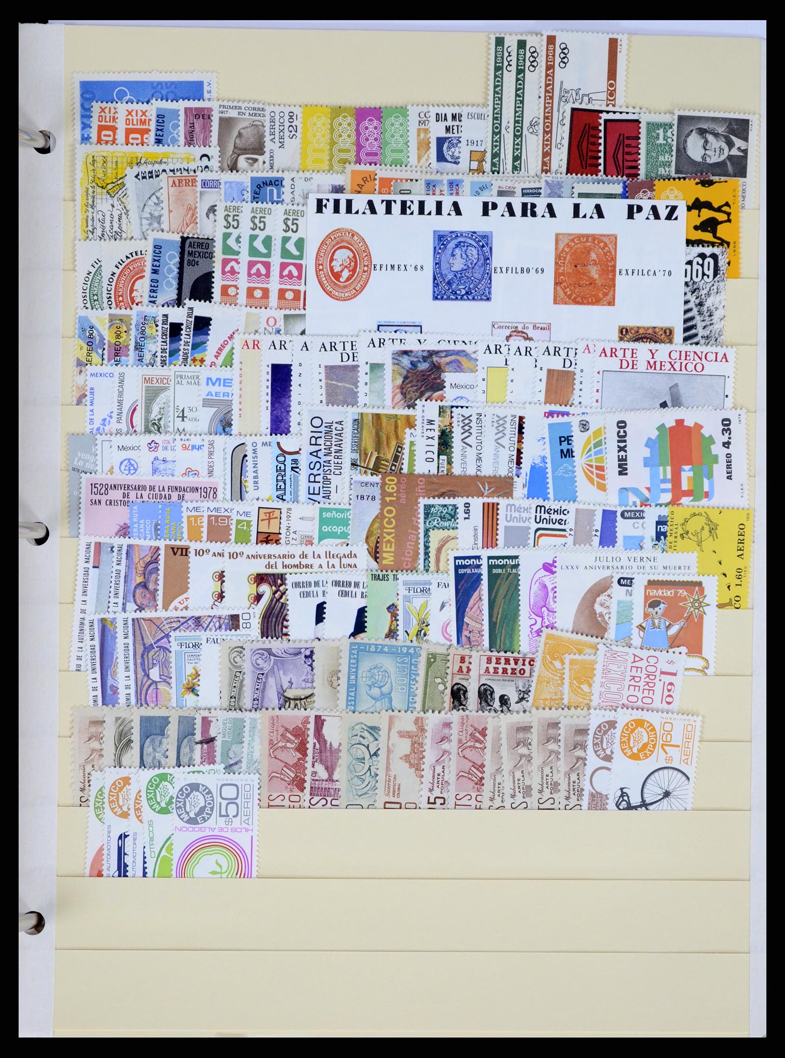 37704 0025 - Postzegelverzameling 37704 Centraal en Latijns Amerika 1855-2005.