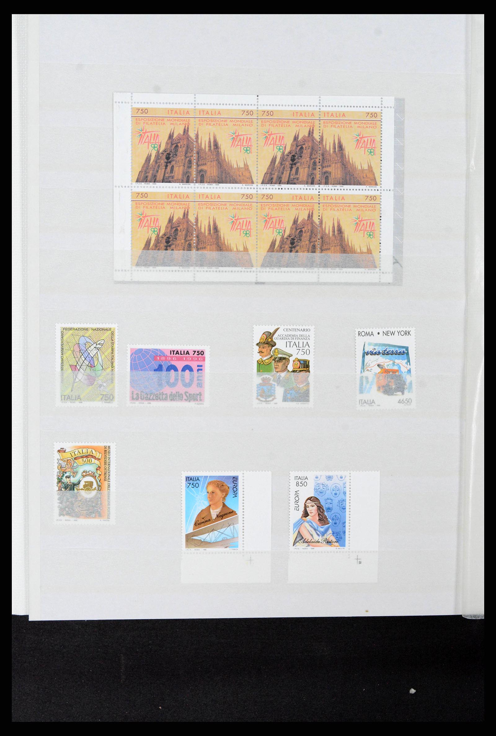 38243 0102 - Postzegelverzameling 38243 Italië 1862-2011.