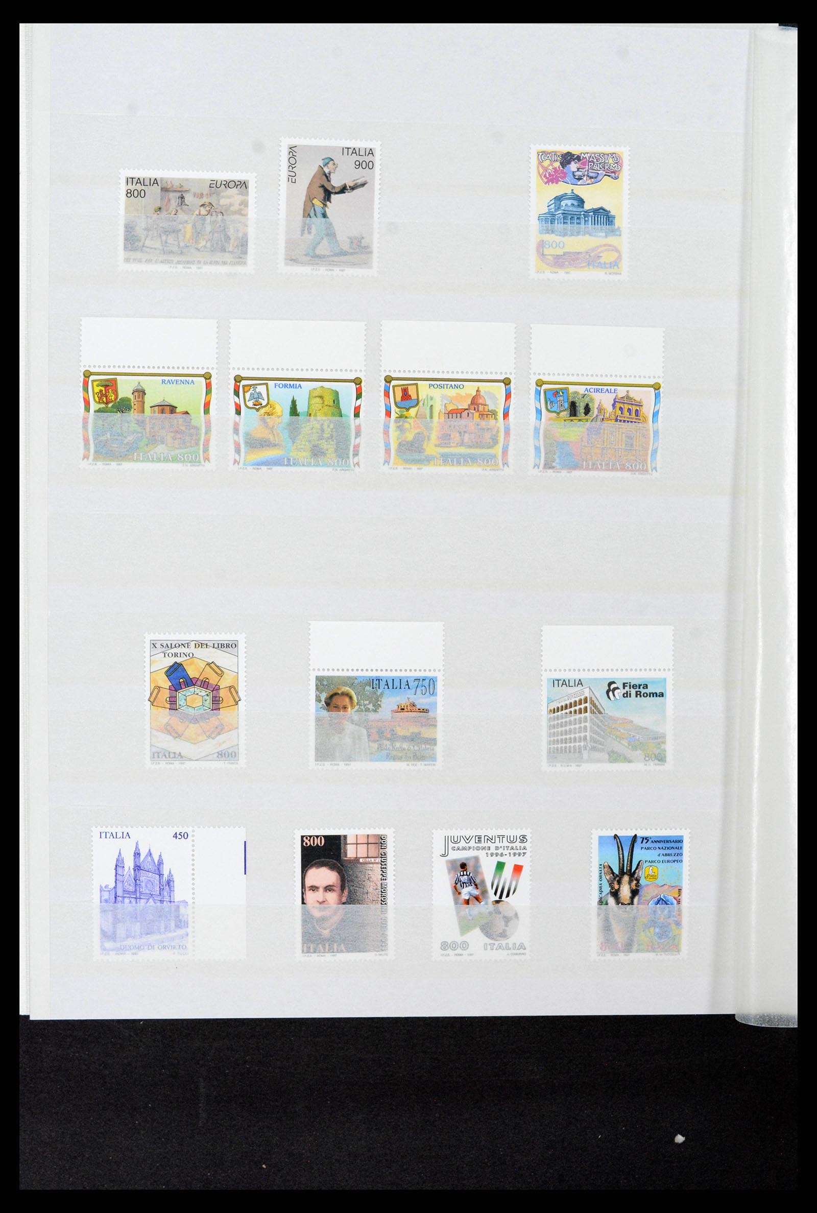 38243 0108 - Postzegelverzameling 38243 Italië 1862-2011.