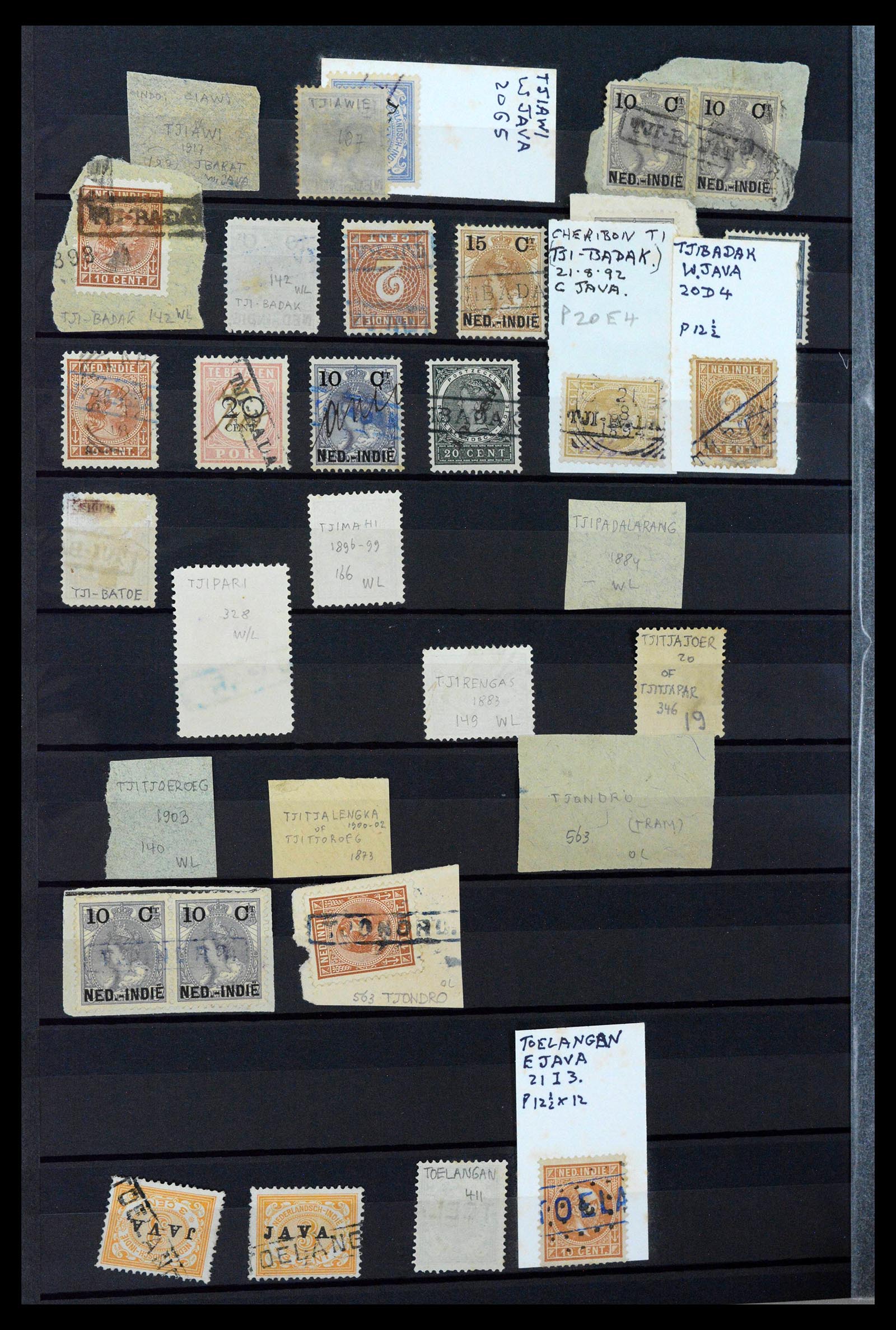 38784 0122 - Postzegelverzameling 38784 Nederlands Indië langstempels.