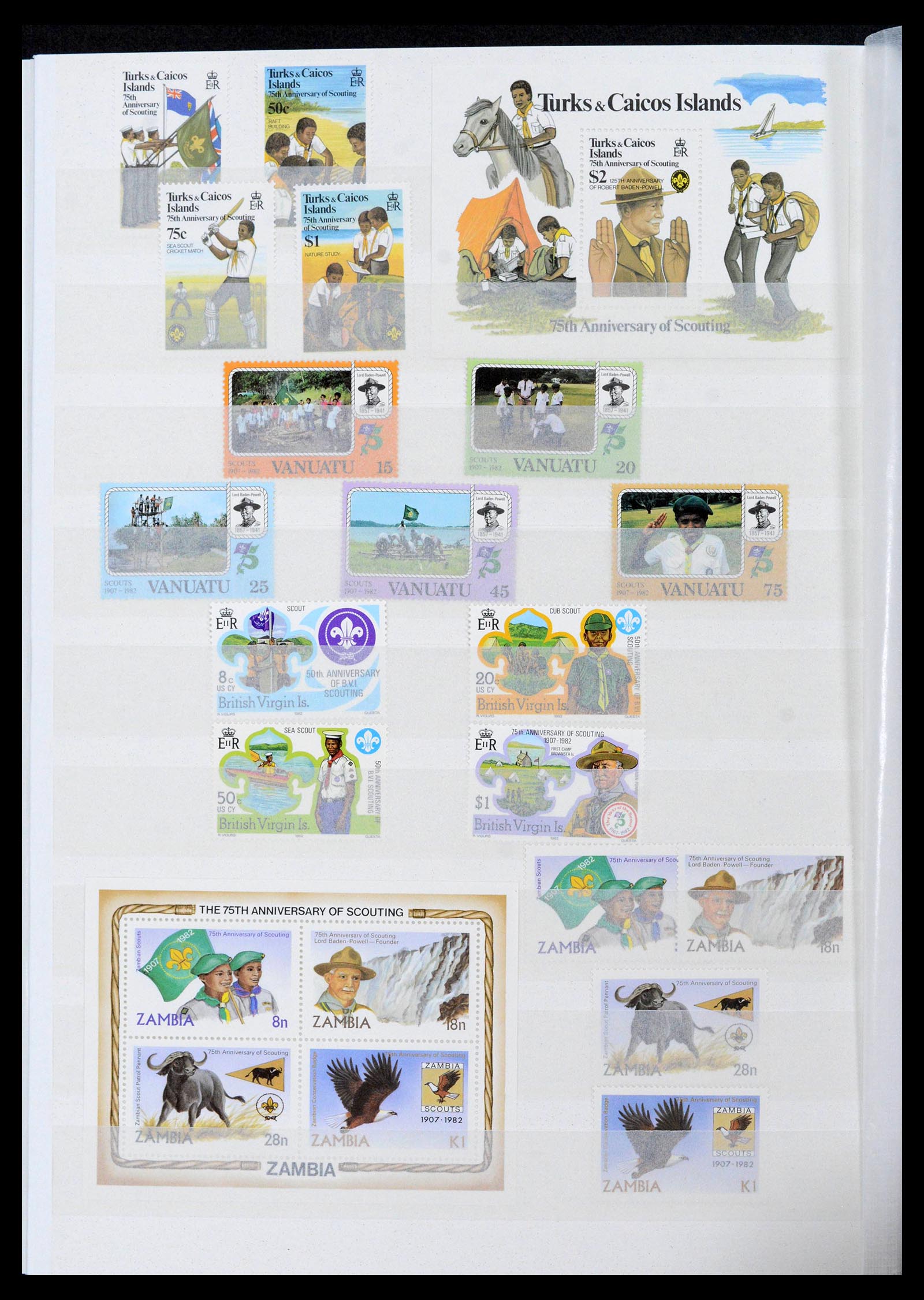 38806 0086 - Postzegelverzameling 38806 Motief scouting 1925-2007.
