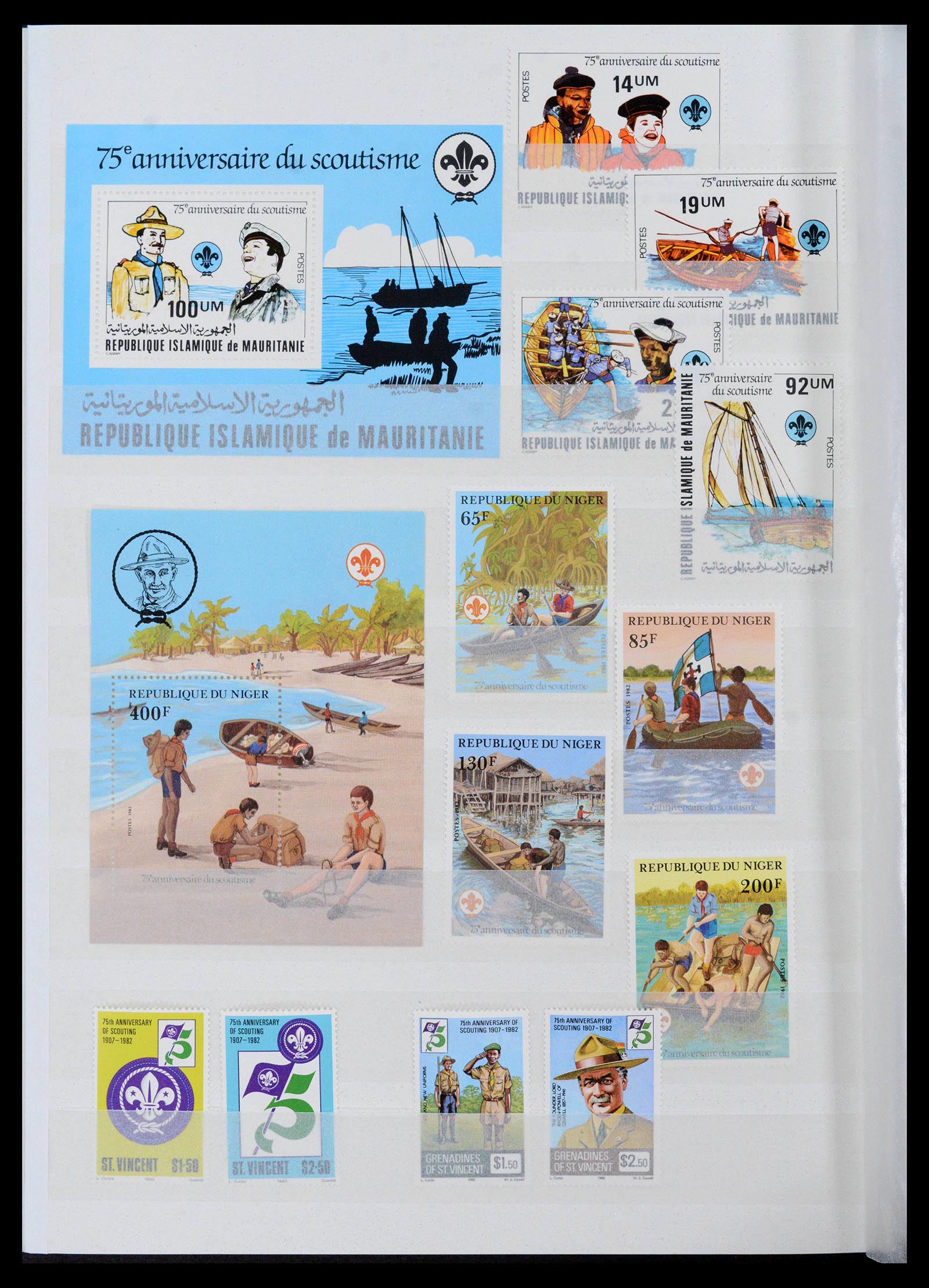 38806 0090 - Postzegelverzameling 38806 Motief scouting 1925-2007.