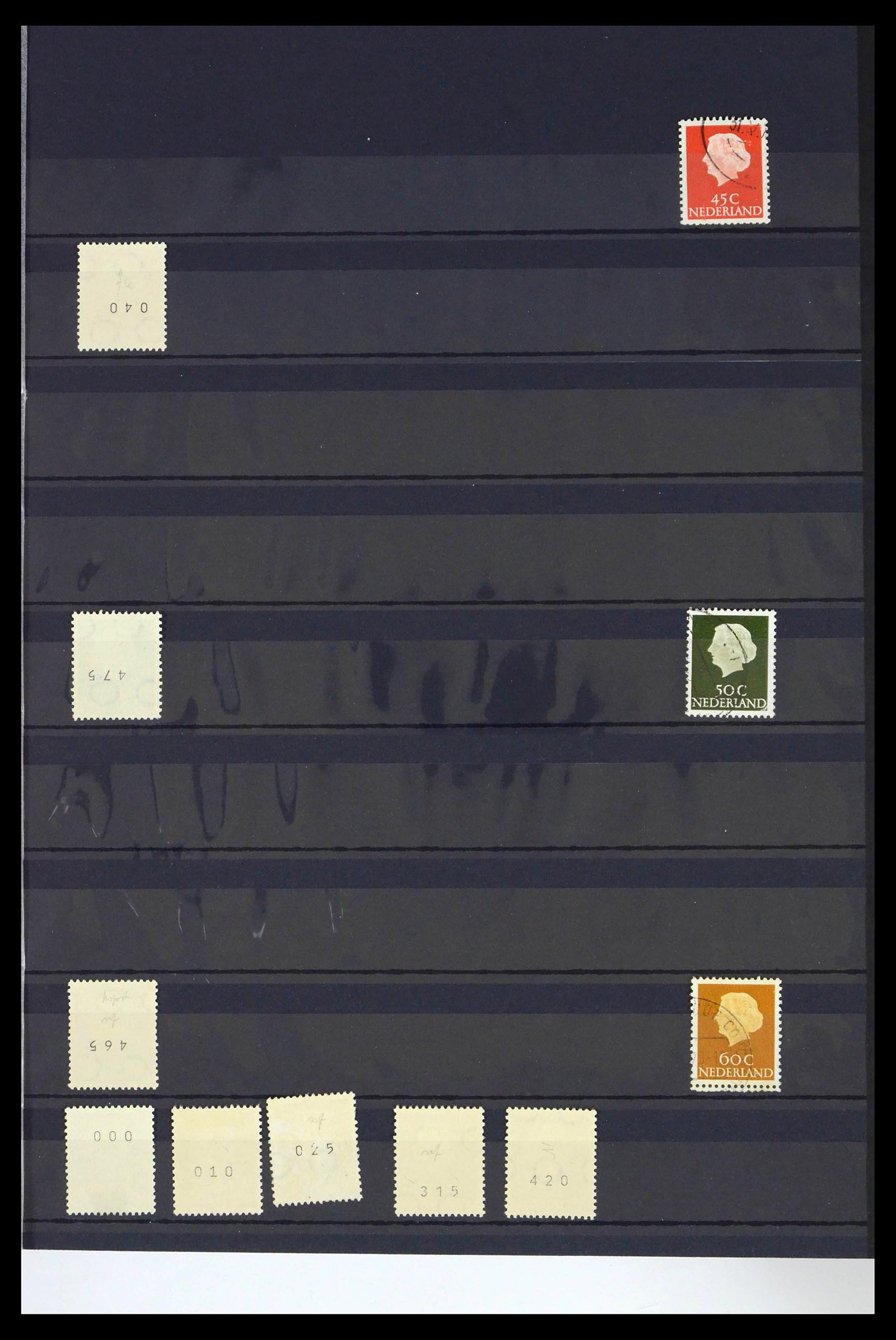 39603 0055 - Stamp collection 39603 Netherlands coil stamps 1945-2010.