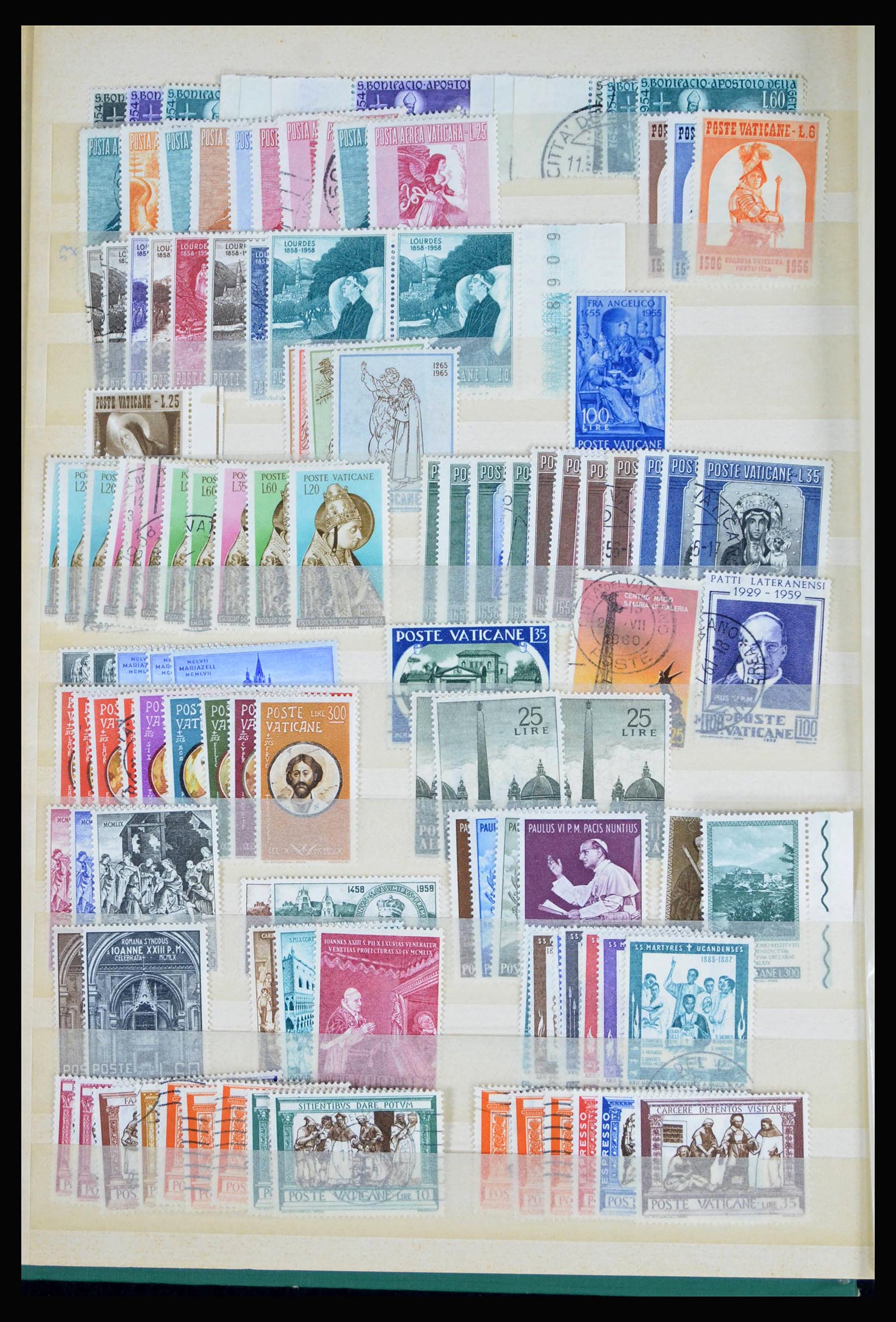 40242 0004 - Stamp collection 40242 Vatican/San Marino 1877-2000.