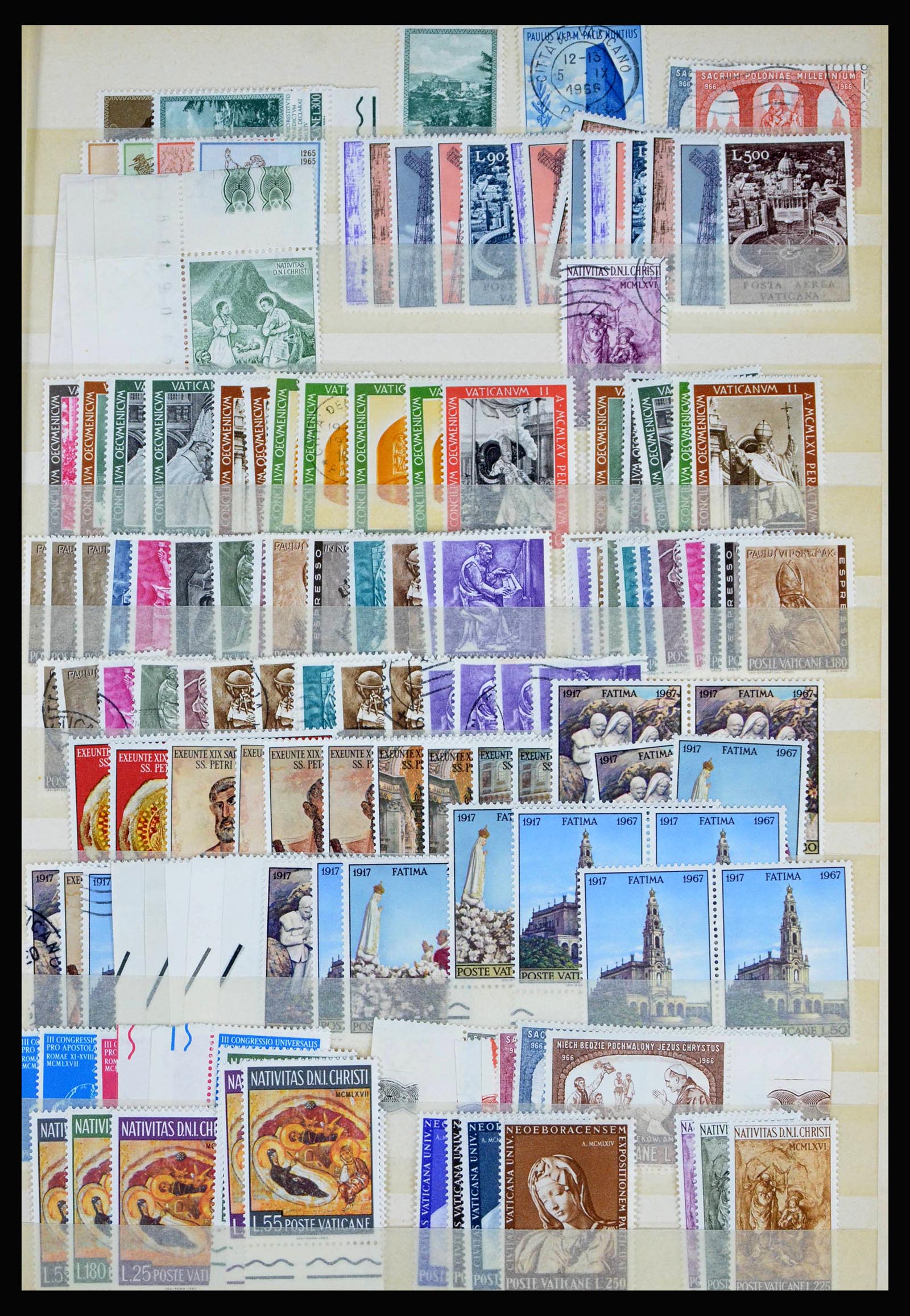 40242 0007 - Stamp collection 40242 Vatican/San Marino 1877-2000.