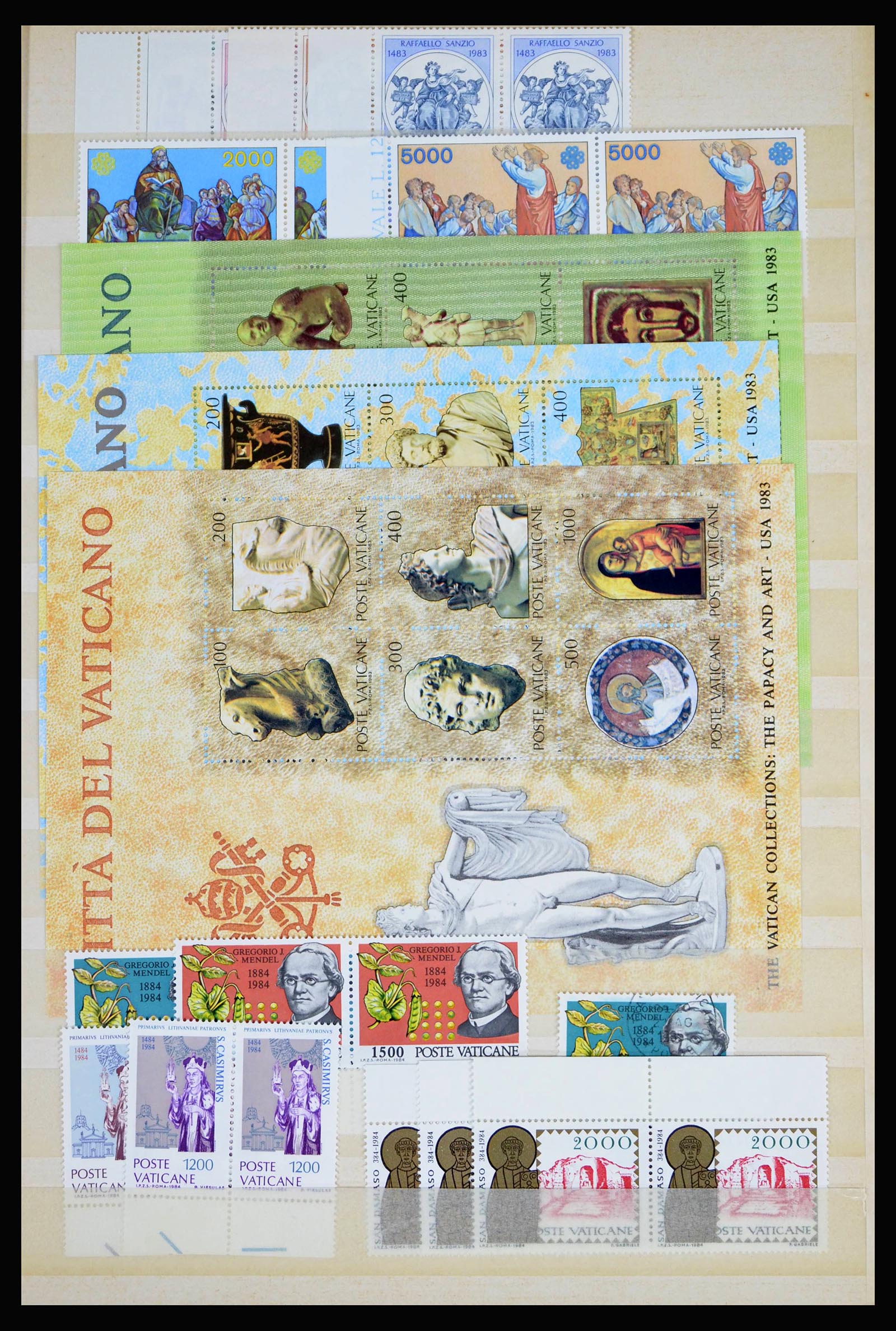 40242 0019 - Stamp collection 40242 Vatican/San Marino 1877-2000.